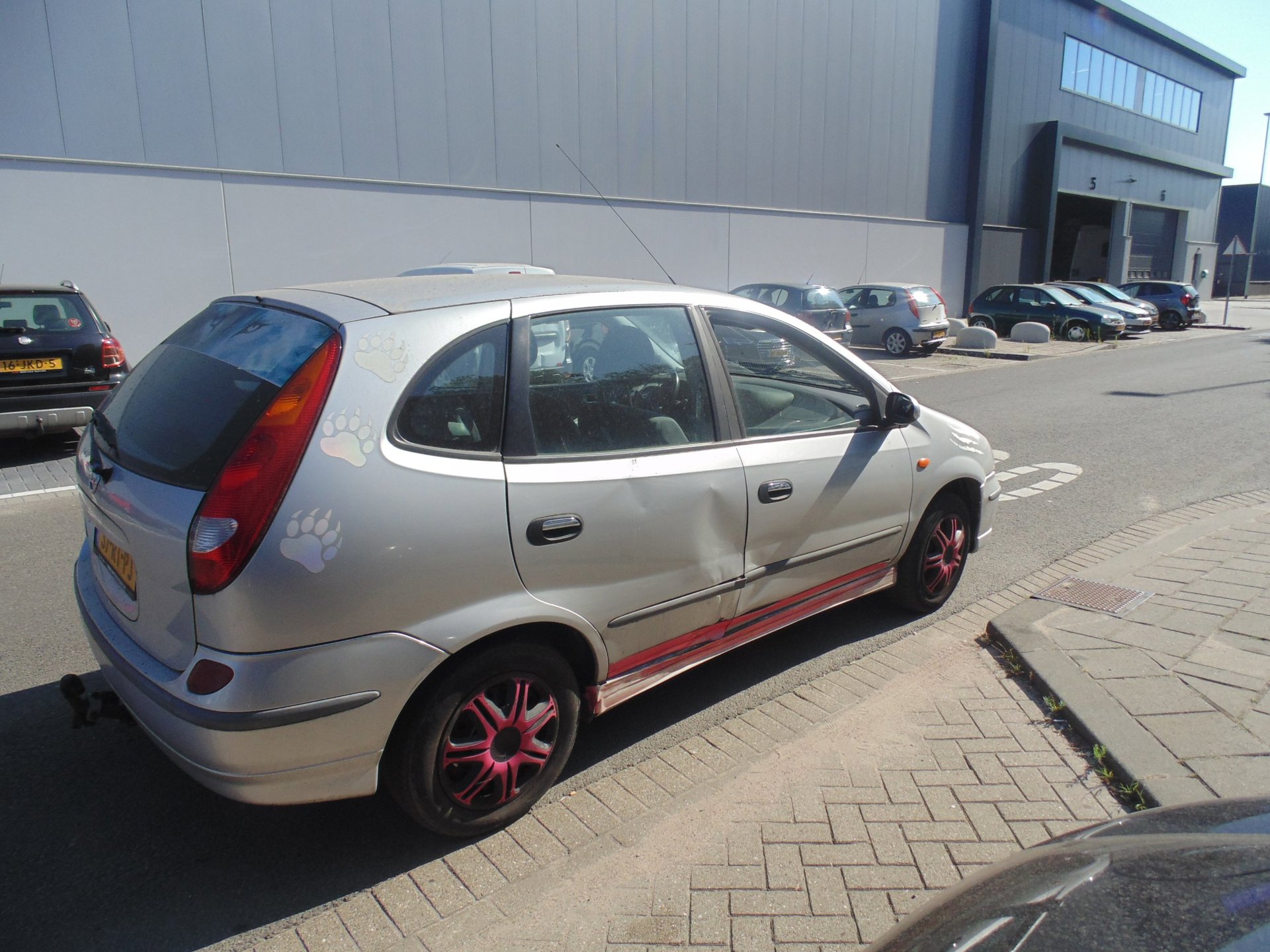 Foto van Nissan Nissan Almera Tino