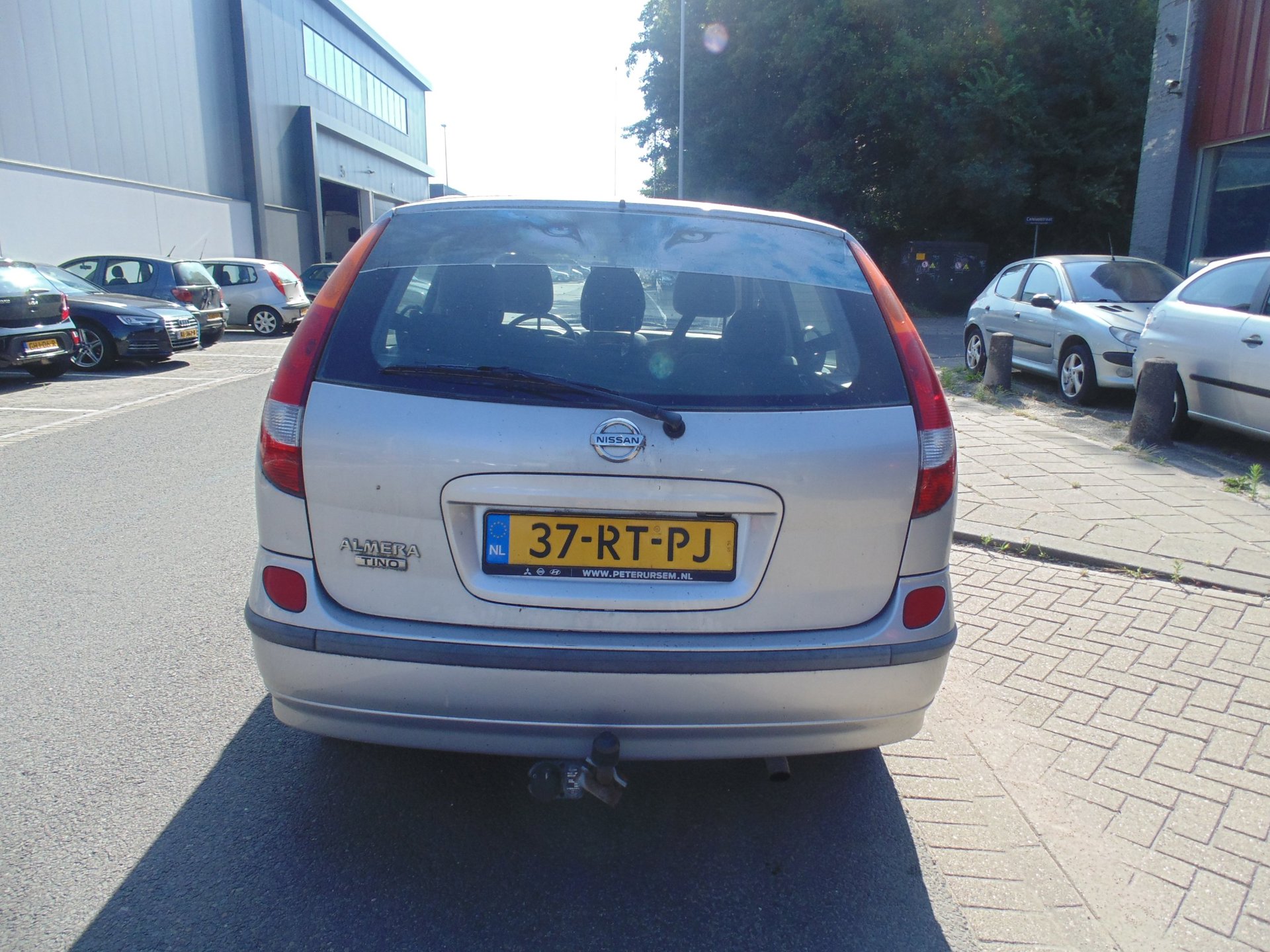 Foto van Nissan Nissan Almera Tino