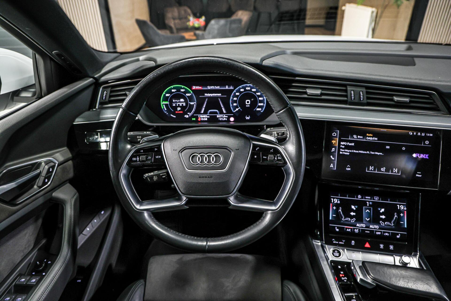 Foto van Audi E-tron Sportback 50