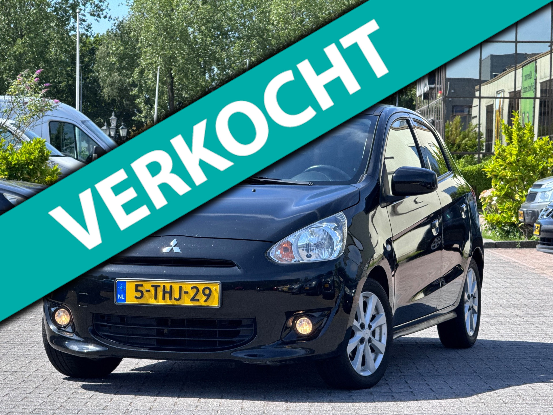 Mitsubishi Mitsubishi Space Star 1.2 Intense+ | Airco | LM velgen | 2 sleutels | Elektrische spiegels | Onderhoudhistorie | Getinte ramen | 2014 - voorkant