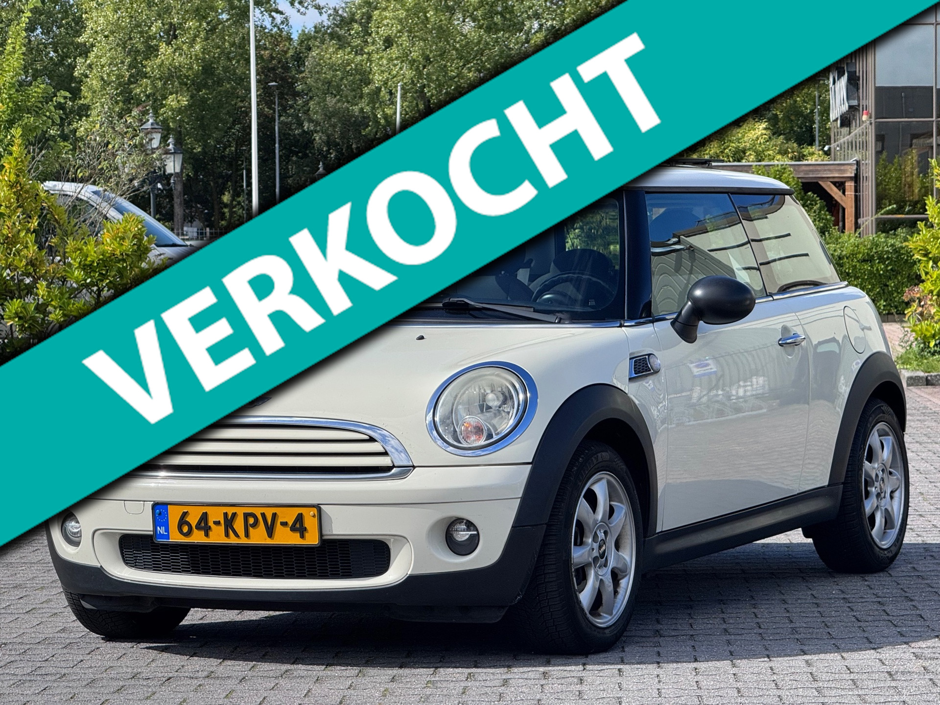 Mini One 1.4 One Anniversary MK II | Panoramadak | Cruise control | Airco | Elektrische ramen | Airco | 2 sleutels | 2010 - voorkant