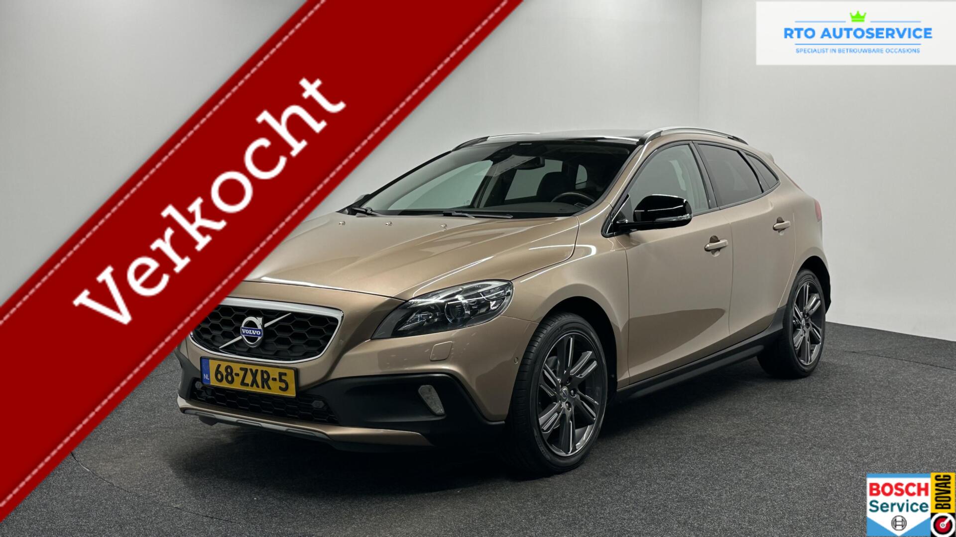 Volvo V40 Cross Country 1.6 T4 Summum CAMERA PANO LEER NAVI TREKHAAK. 2013 - voorkant