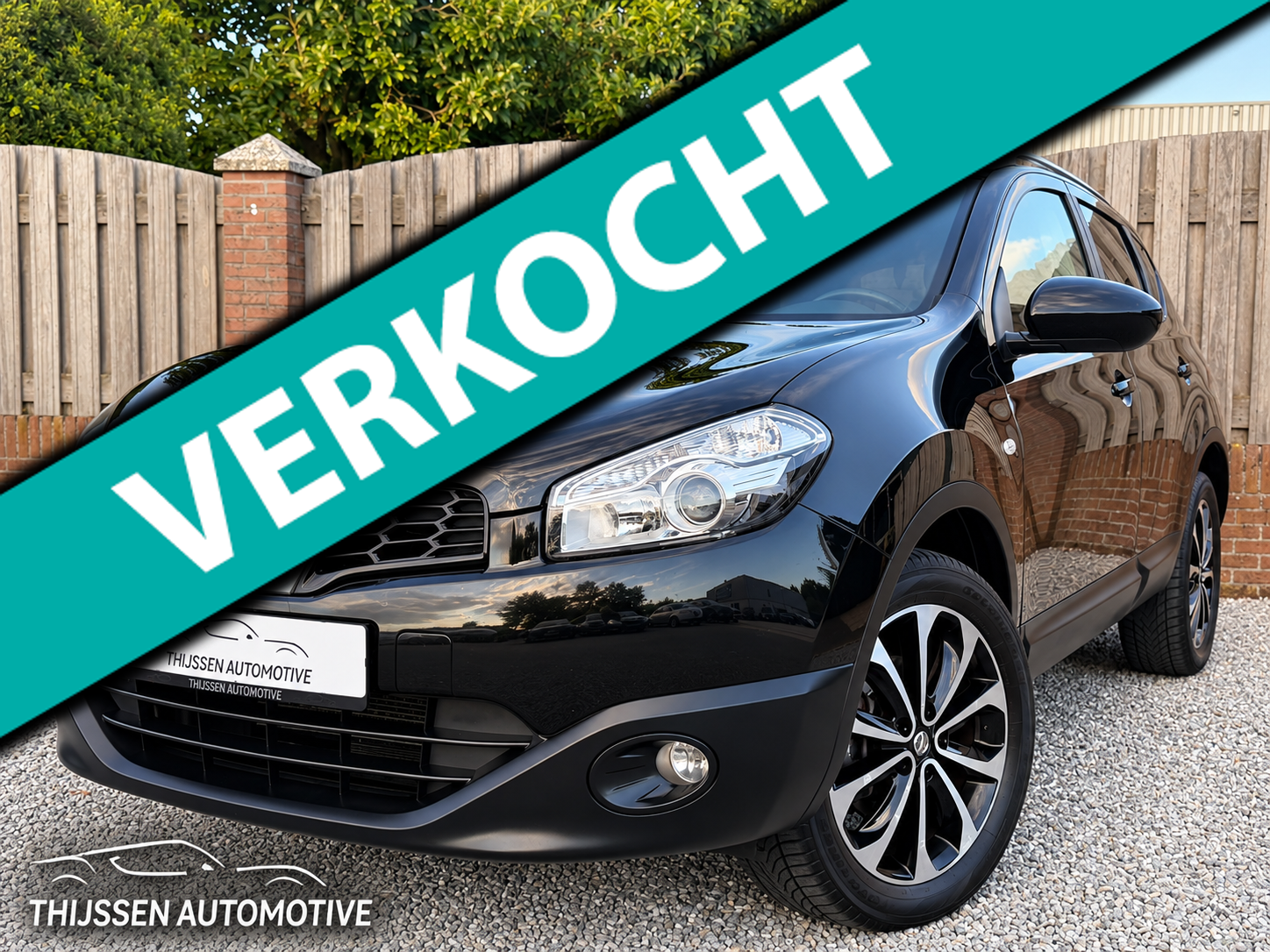 Nissan Nissan Qashqai 1.6 Connect Edition PANO HEMEl CLIMa TREKHAAK LICHTMETALEN VELGEN 2012 - voorkant