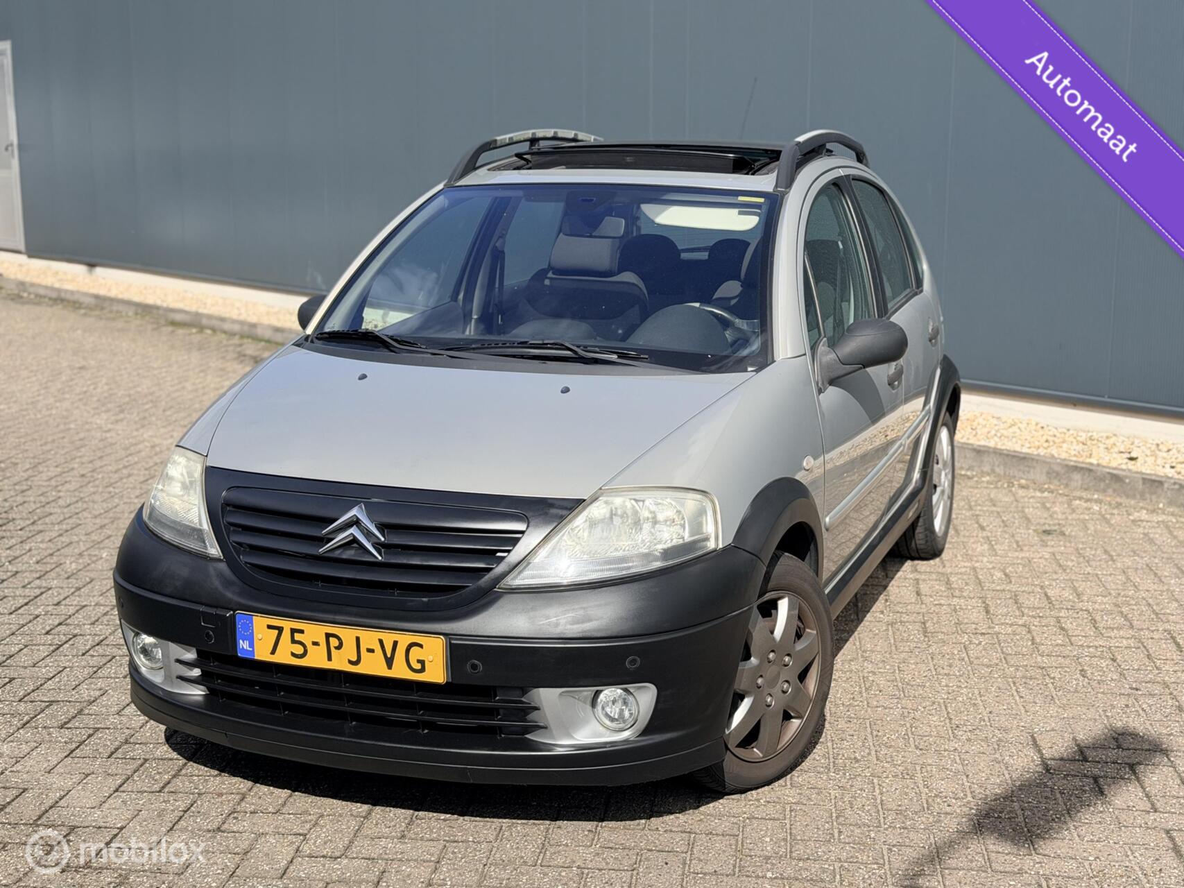 Citroen C3 1.4i-16V AUTOMAAT/NAP/PANO/CLIMA 2004 - voorkant
