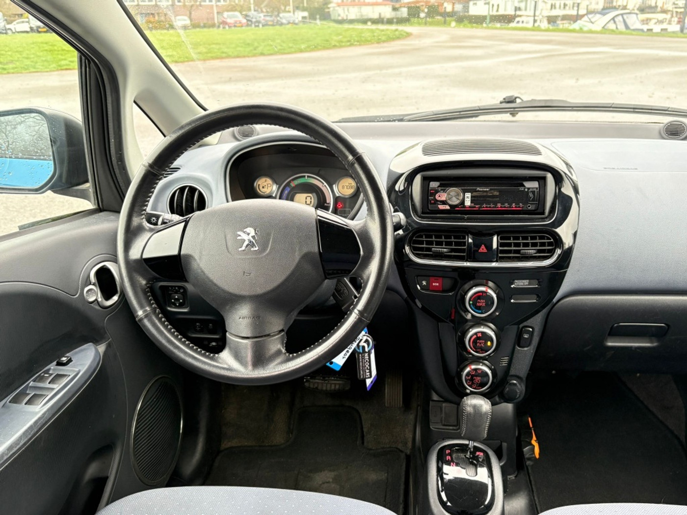 Foto van Peugeot Ion