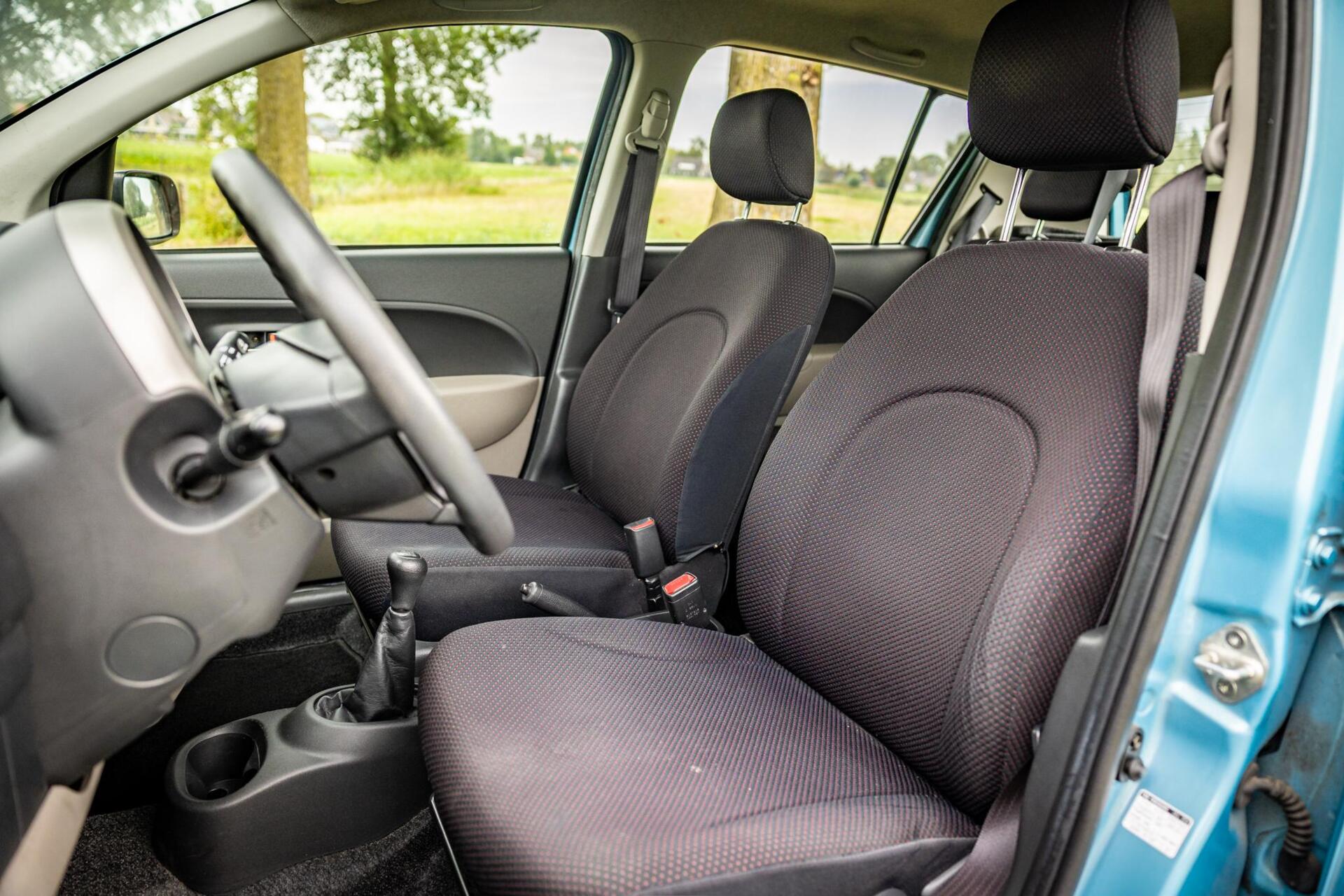 Foto van Daihatsu Sirion