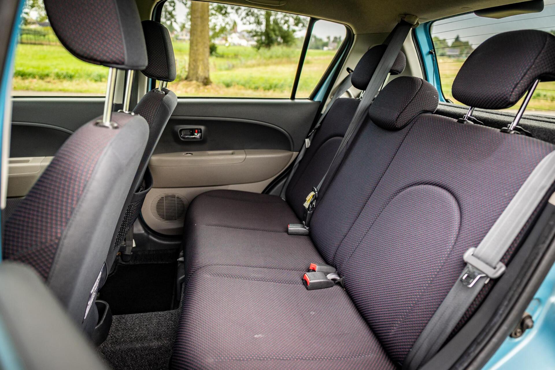 Foto van Daihatsu Sirion