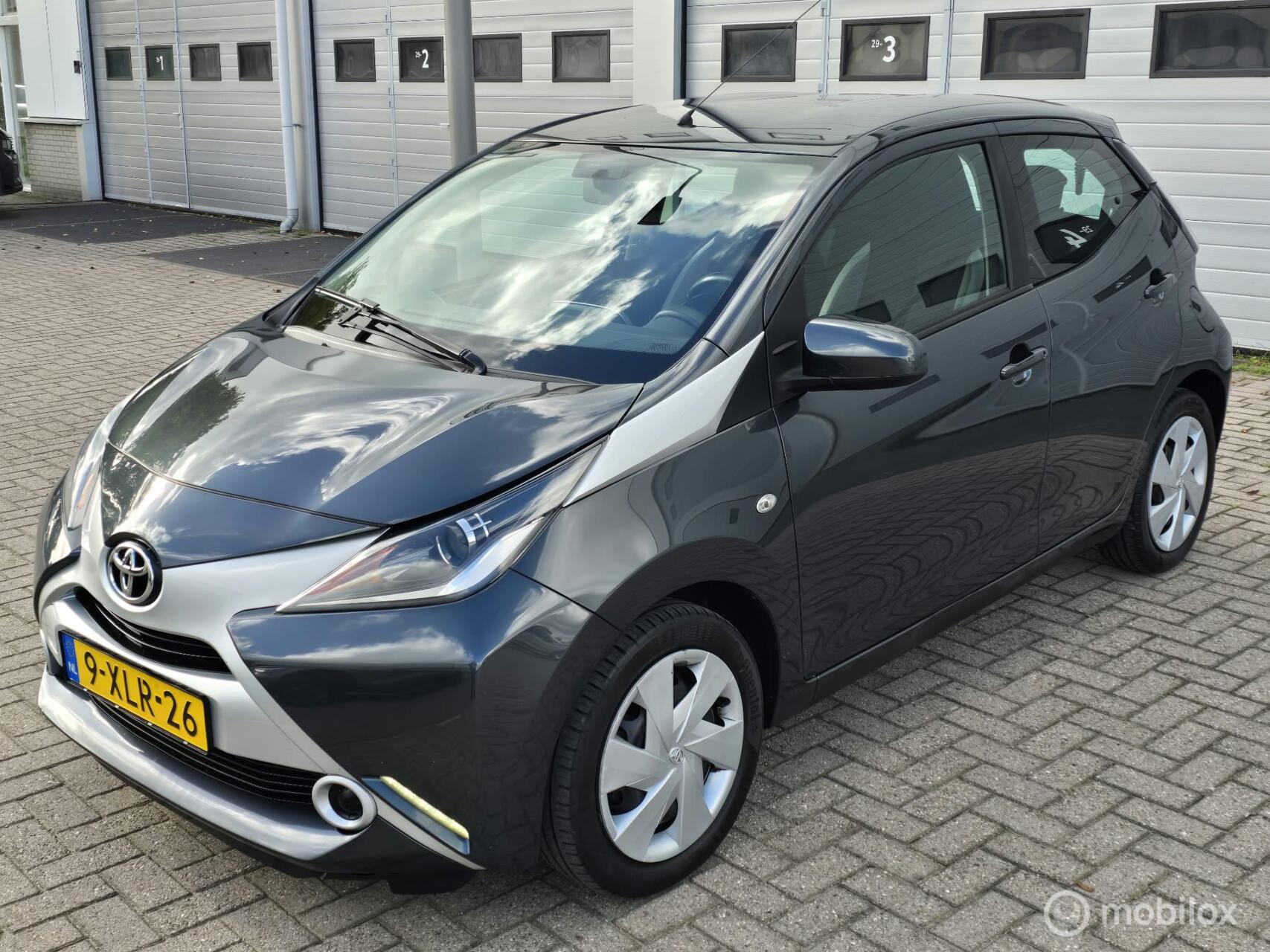 Toyota Toyota Aygo 1.0 VVT-i x-play 2014 - voorkant