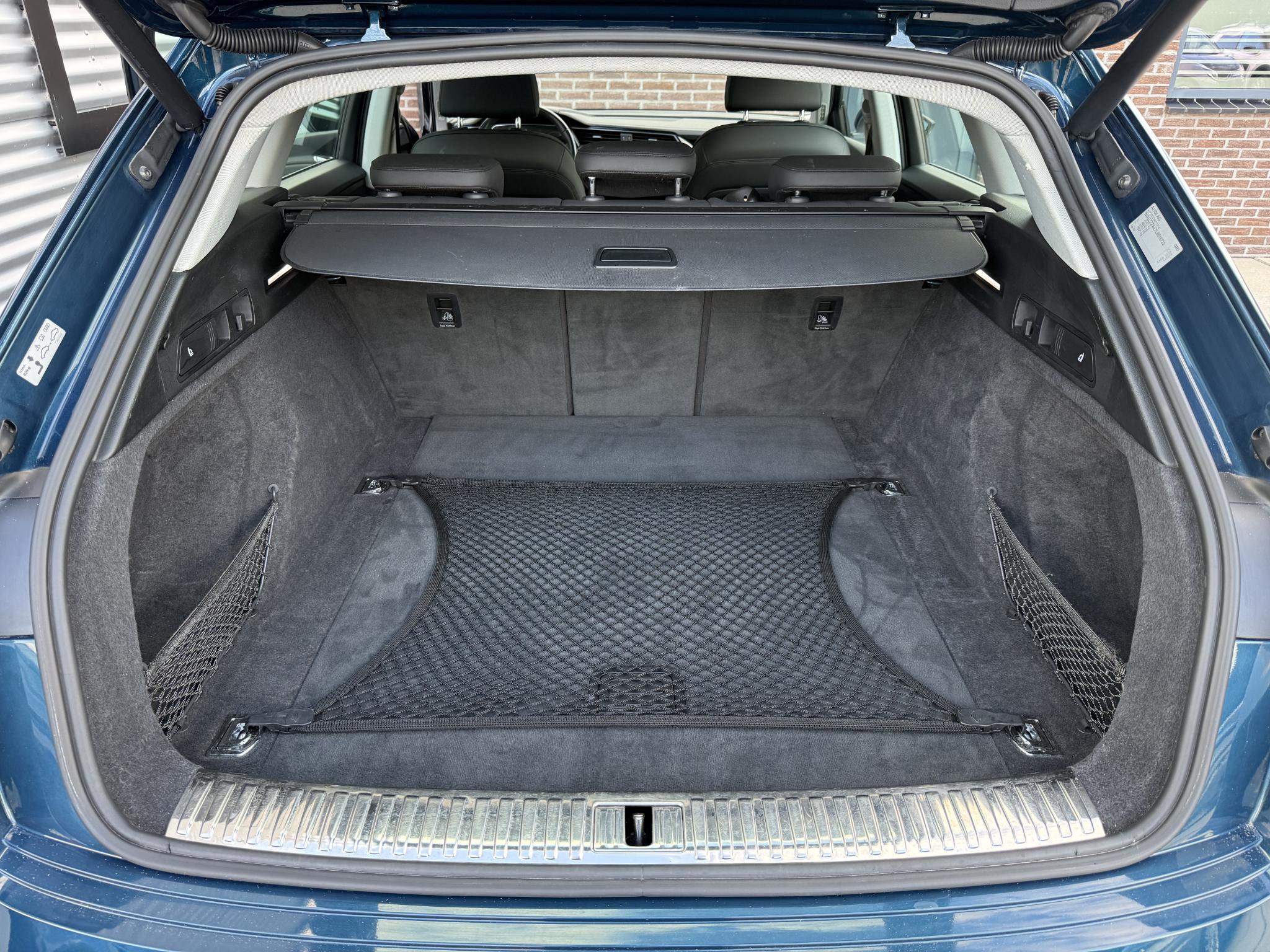 Foto van Audi E-tron 50