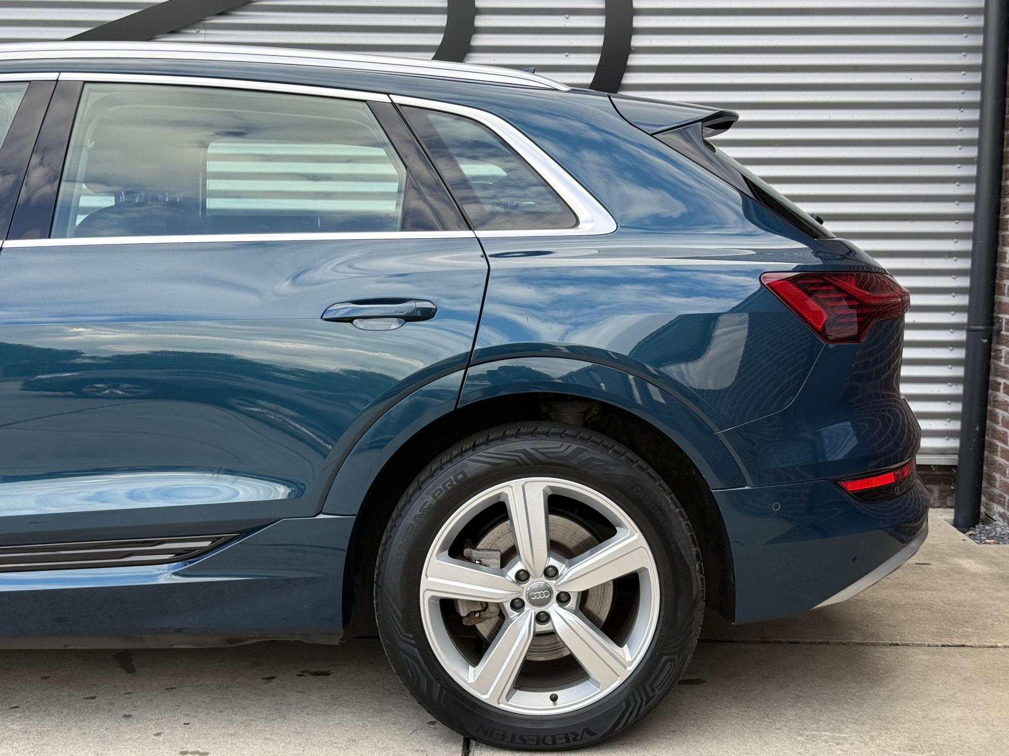 Foto van Audi E-tron 50