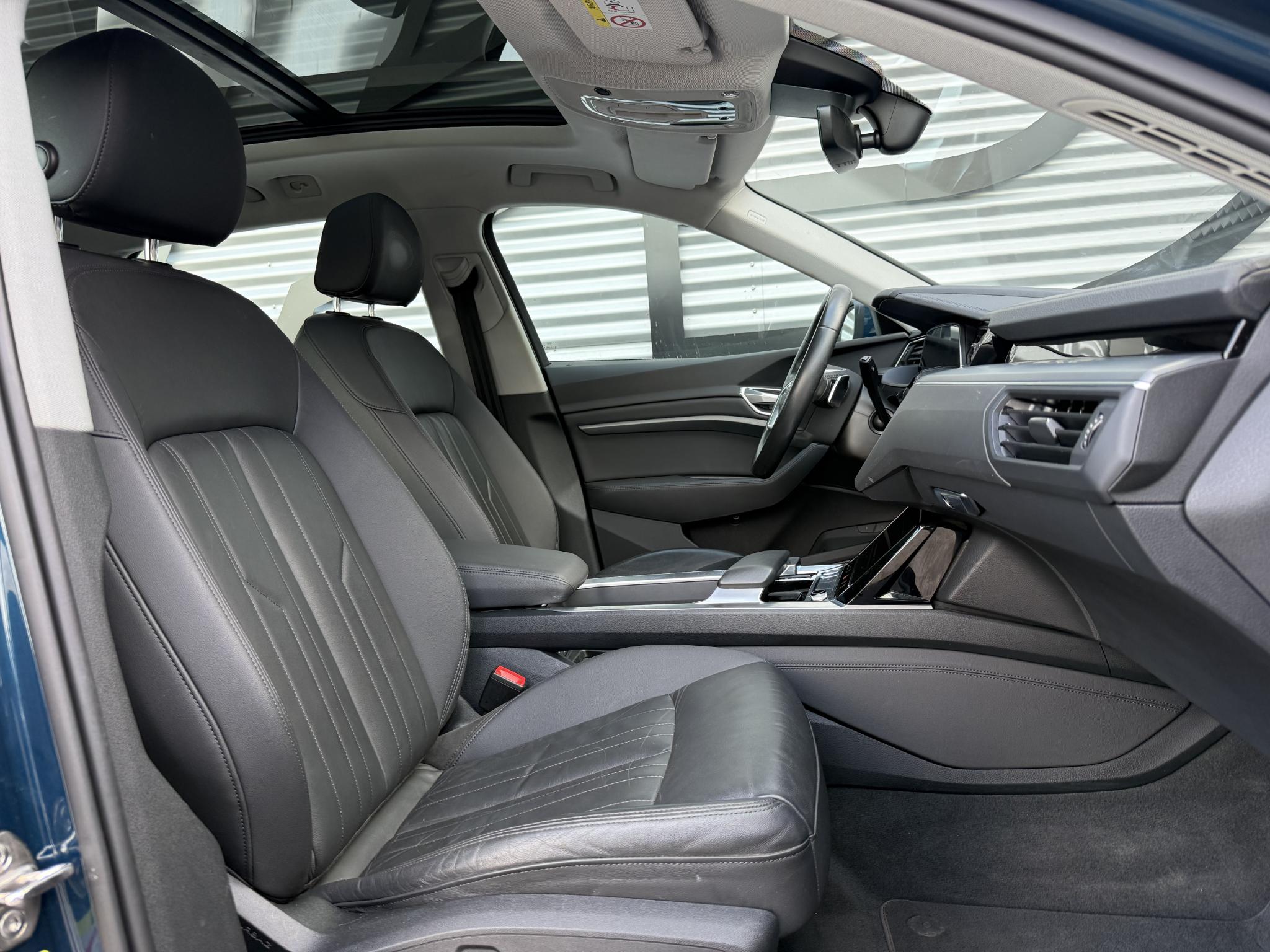 Foto van Audi E-tron 50