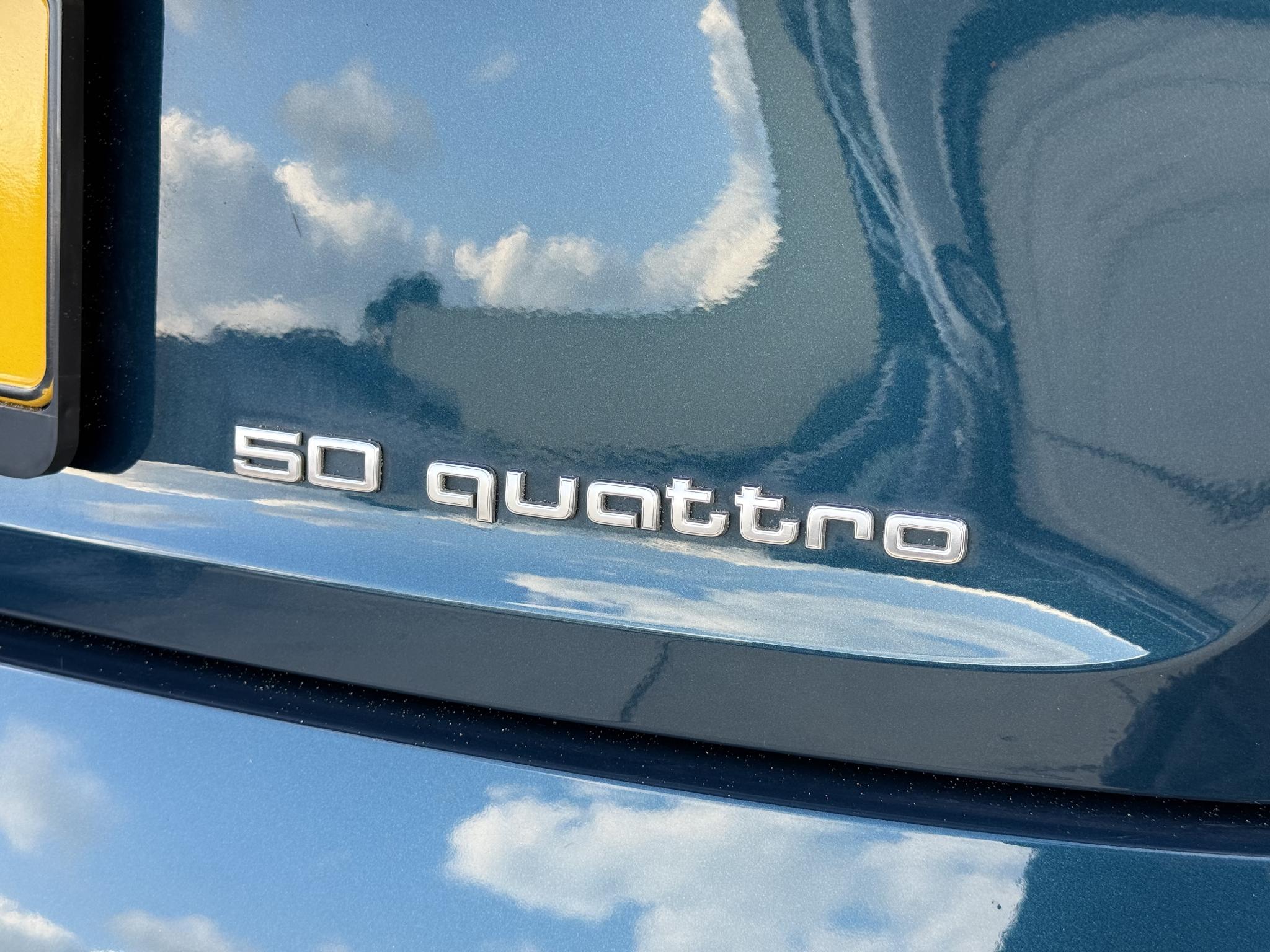 Foto van Audi E-tron 50
