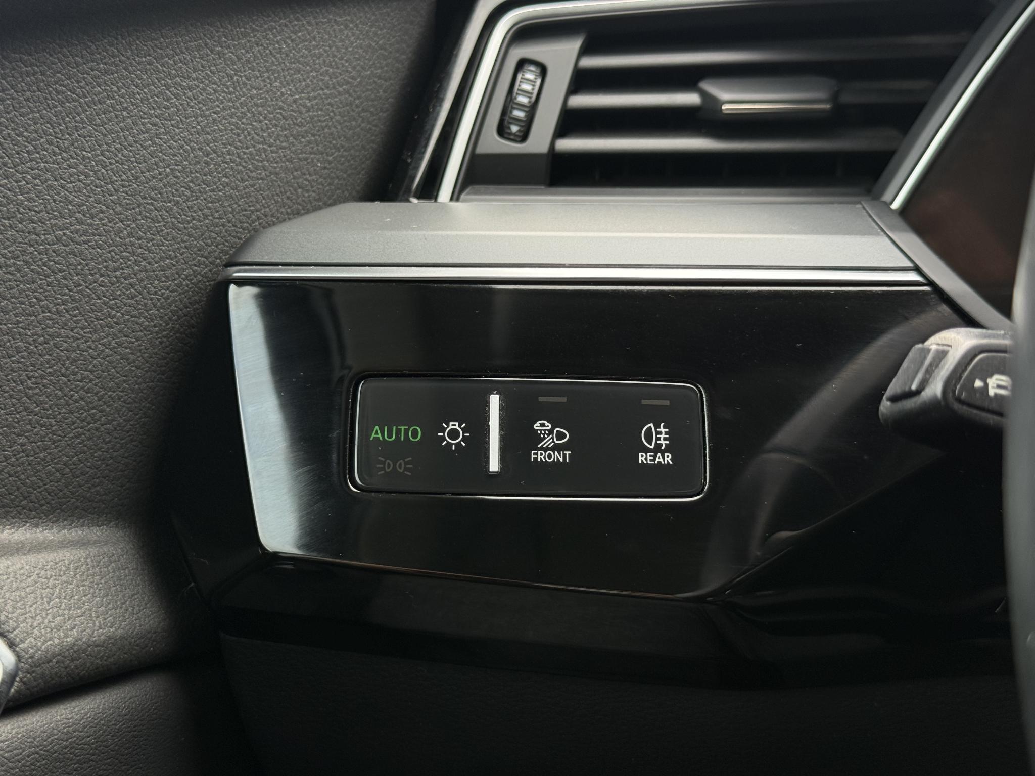 Foto van Audi E-tron 50