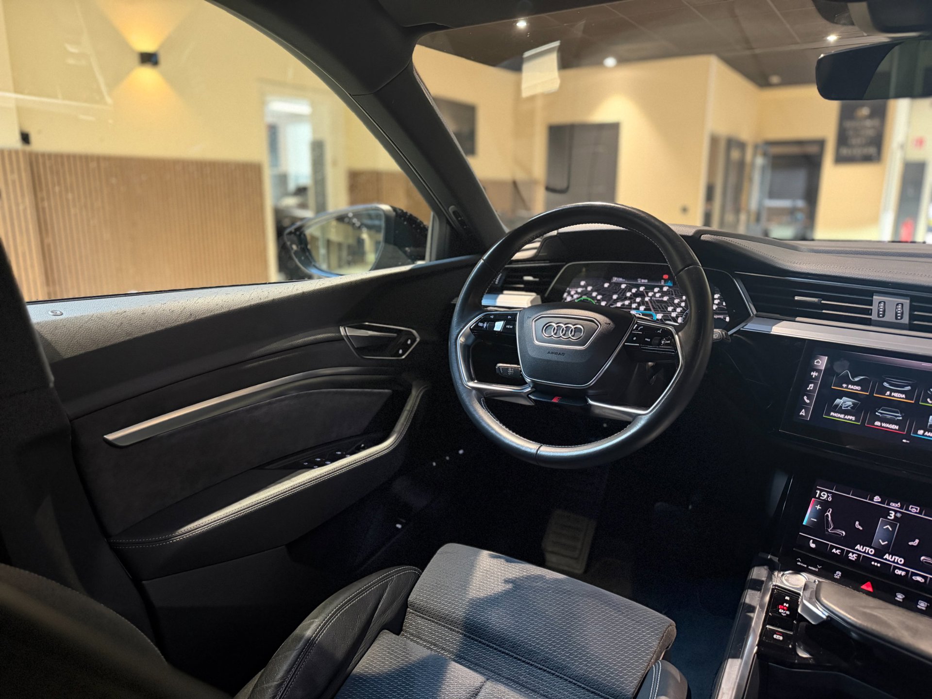 Foto van Audi E-tron