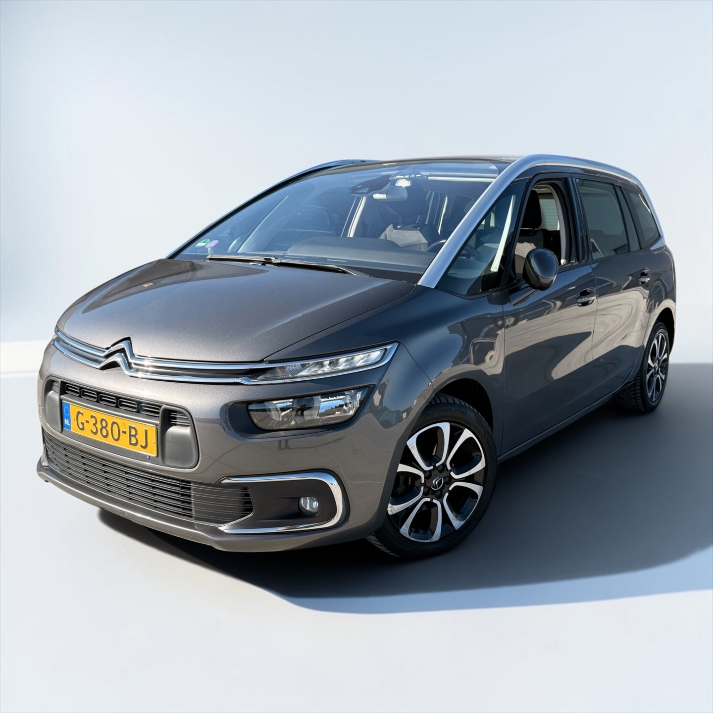 Citroen C4 Spacetourer 1.2  7 persoons APK LED CarPlay 2019 - voorkant