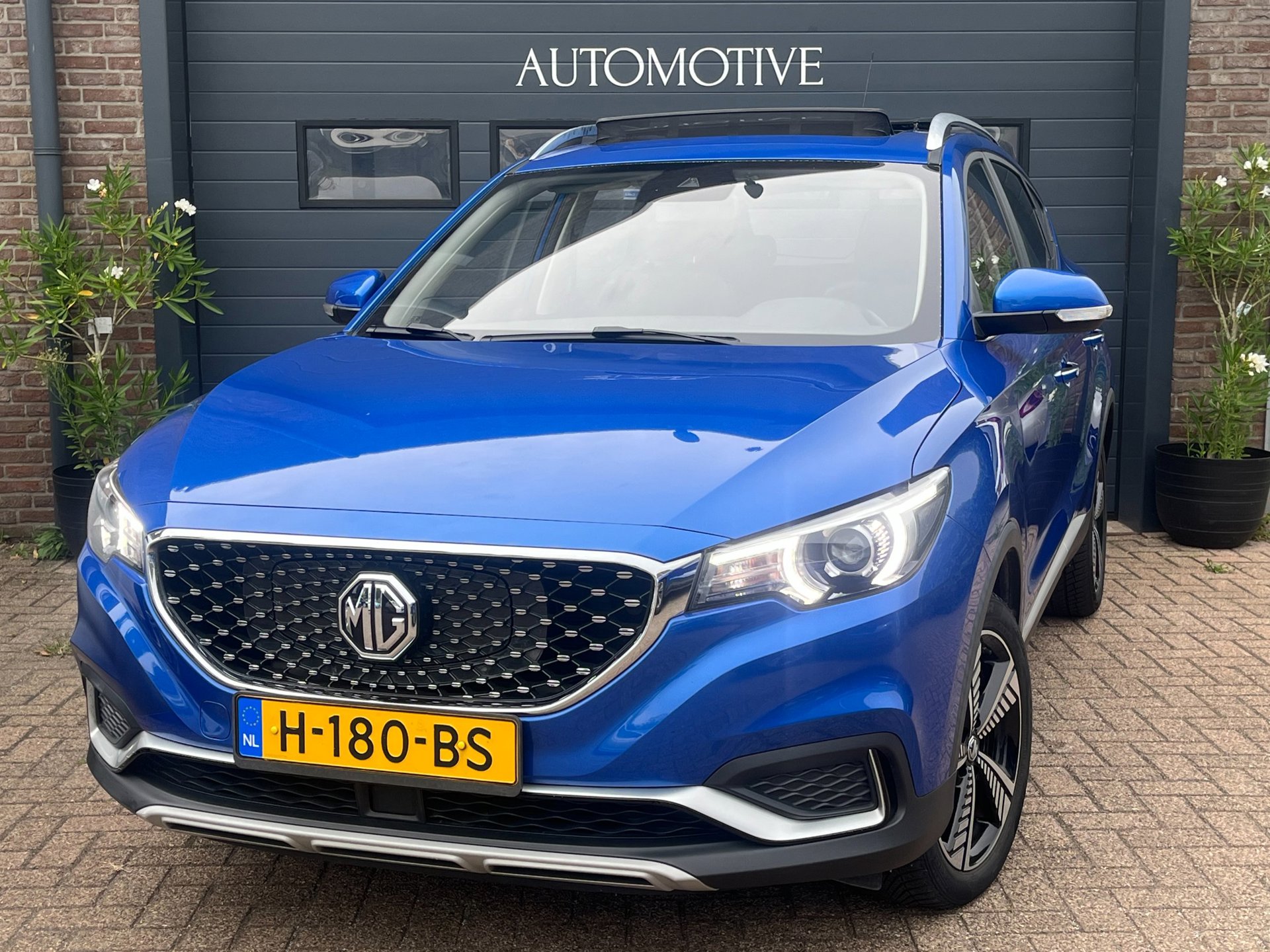 Foto van MG MG ZS Ev