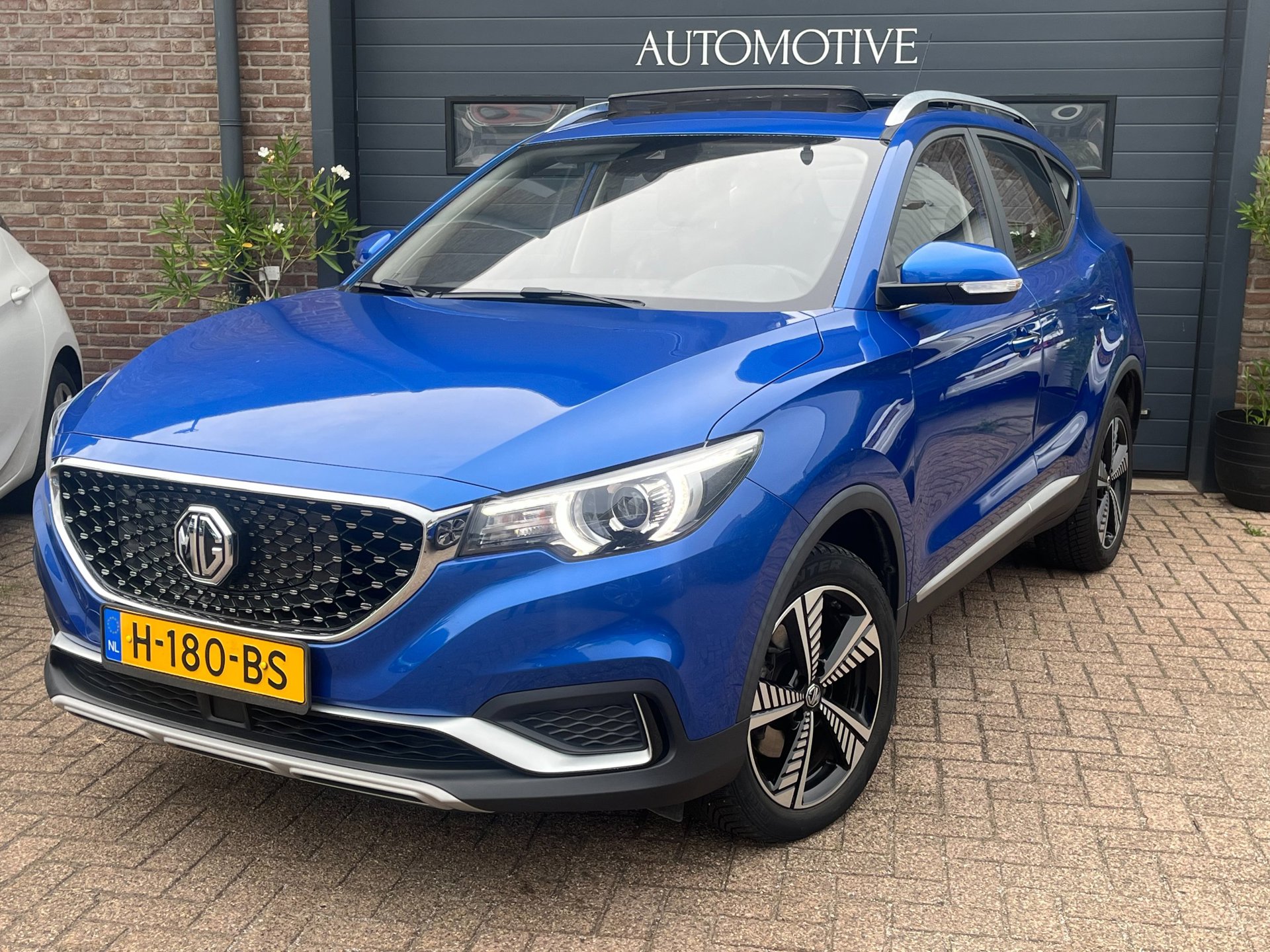 Foto van MG MG ZS Ev