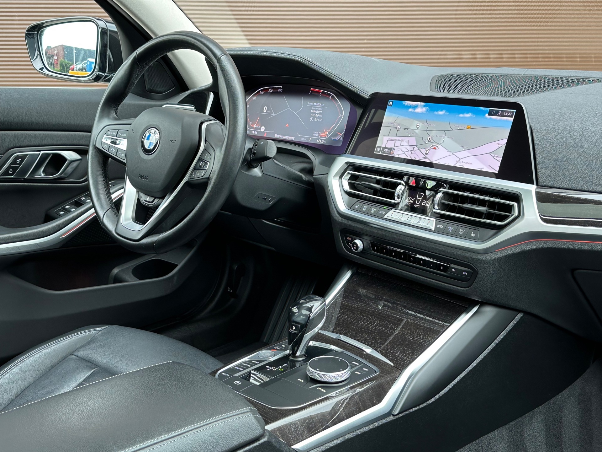 Foto van BMW 330i
