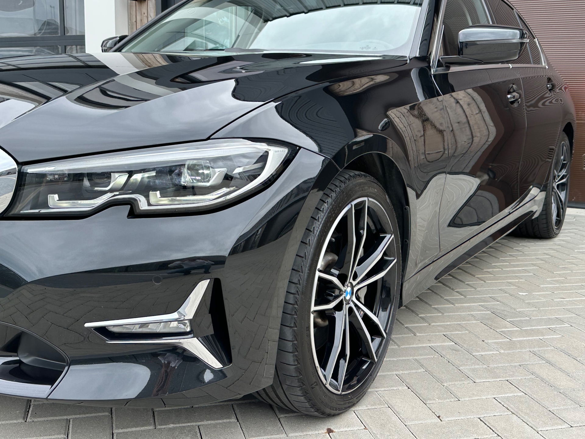 Foto van BMW 330i