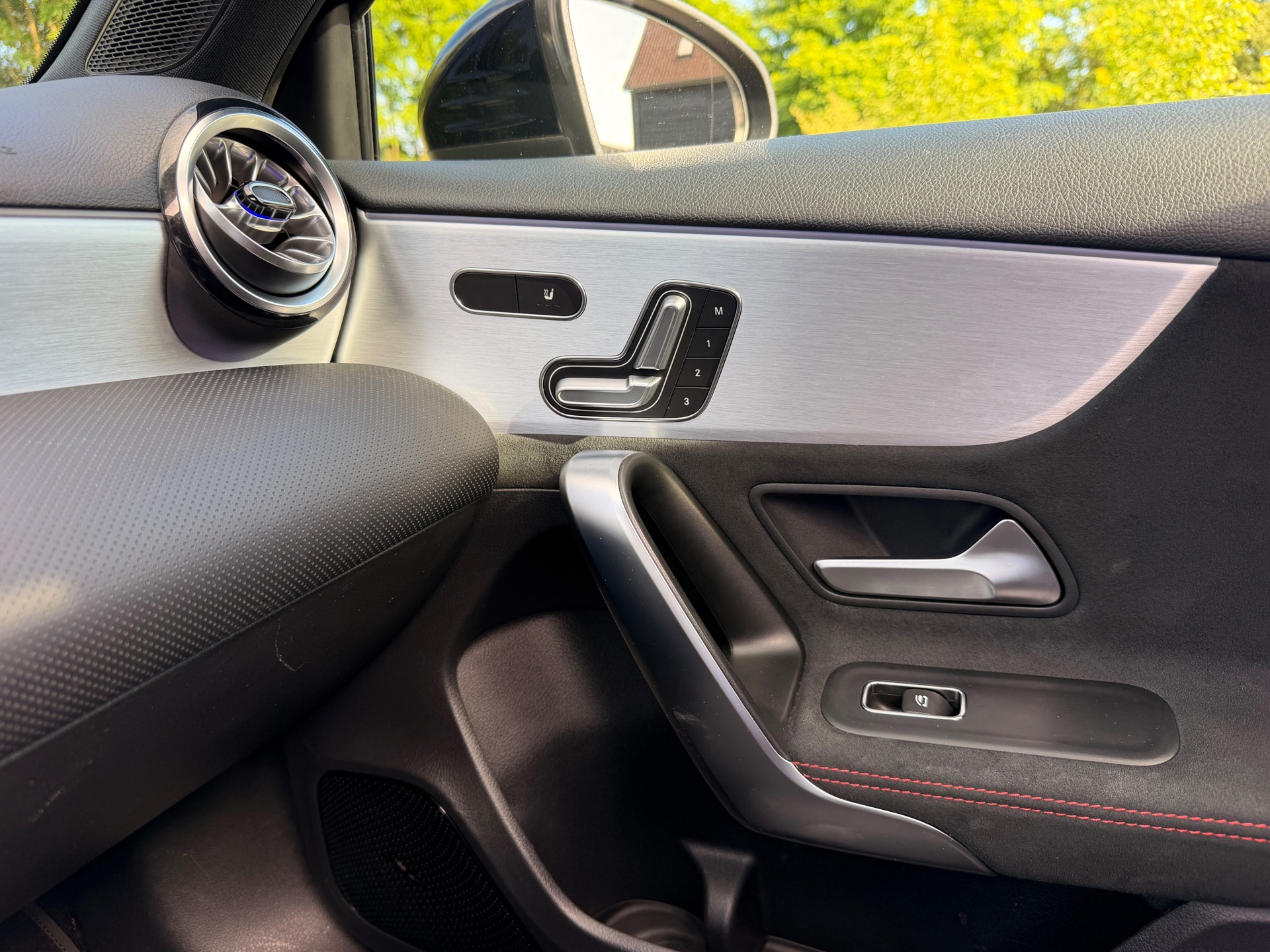 Foto van Mercedes-Benz A 250 E