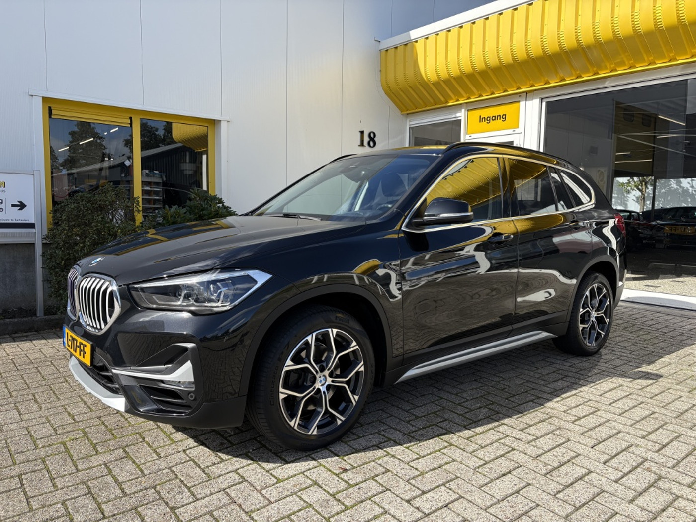 BMW X1 Sdrive18i sDrive18i High Exec 2020 - voorkant