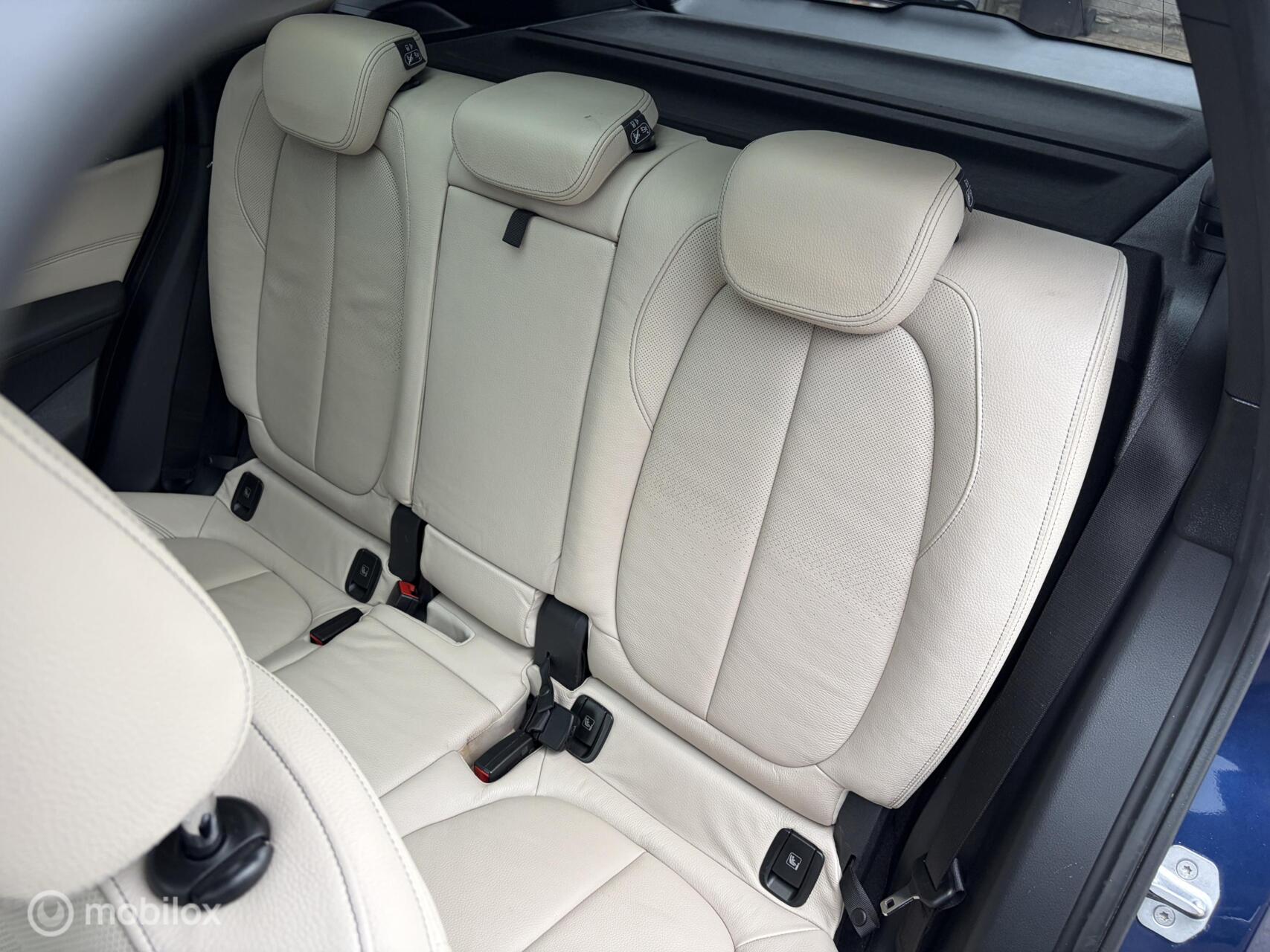 Foto van BMW X1 Xdrive20i