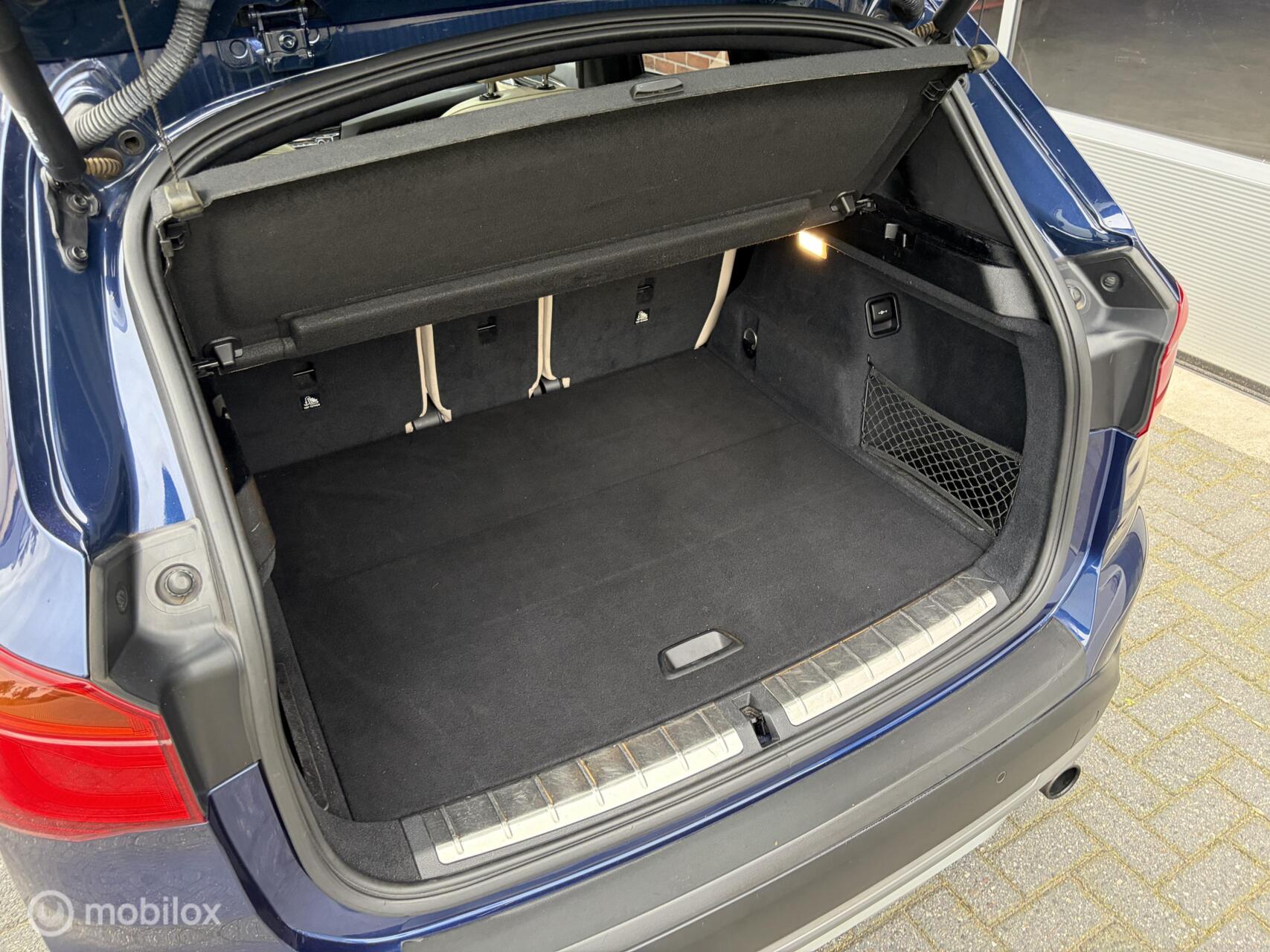 Foto van BMW X1 Xdrive20i