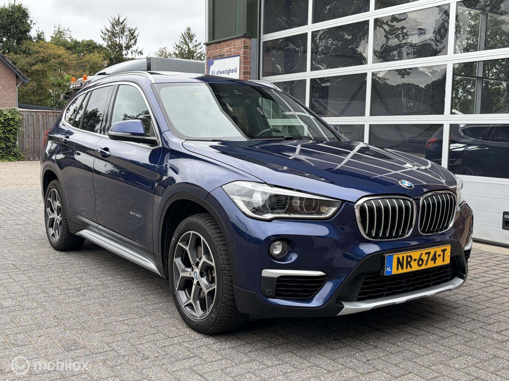 Foto van BMW X1 Xdrive20i