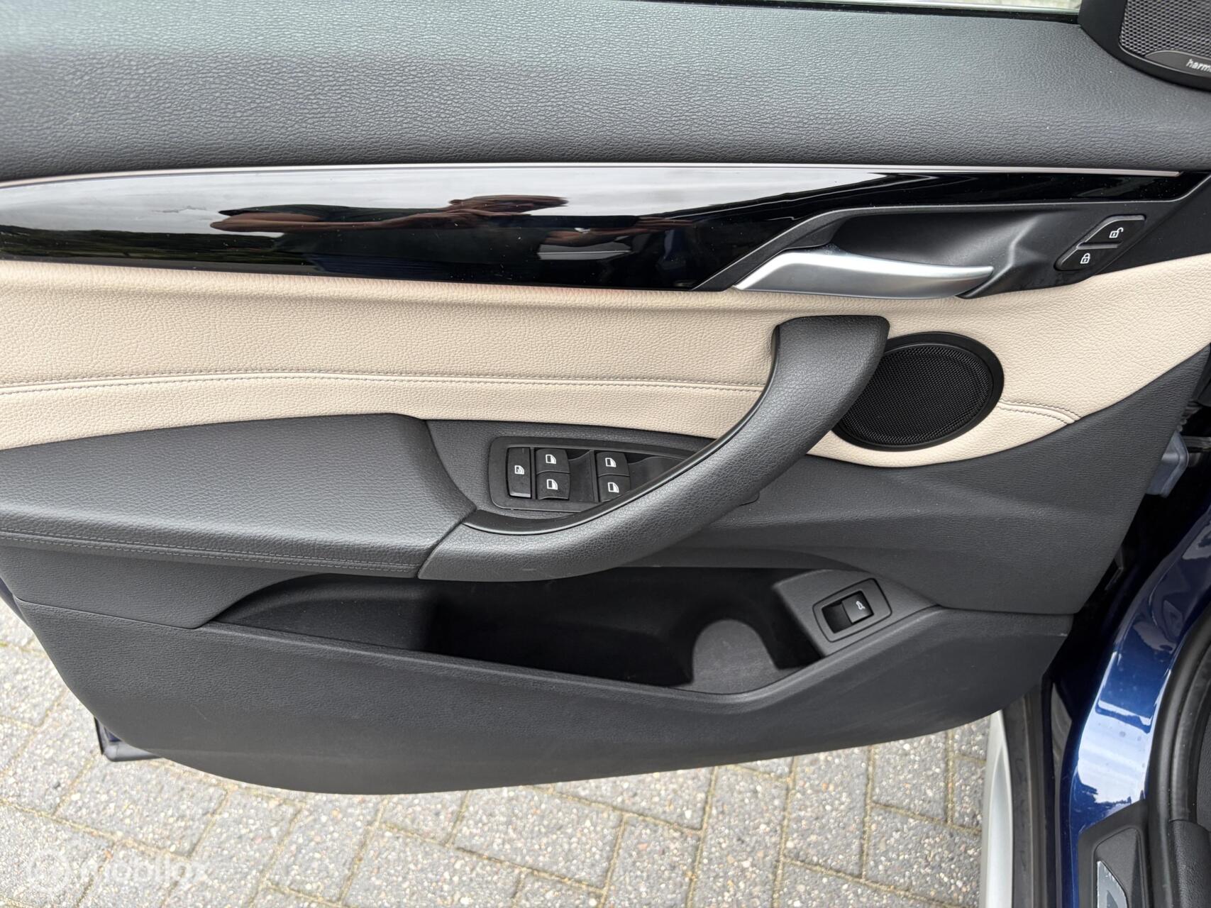 Foto van BMW X1 Xdrive20i