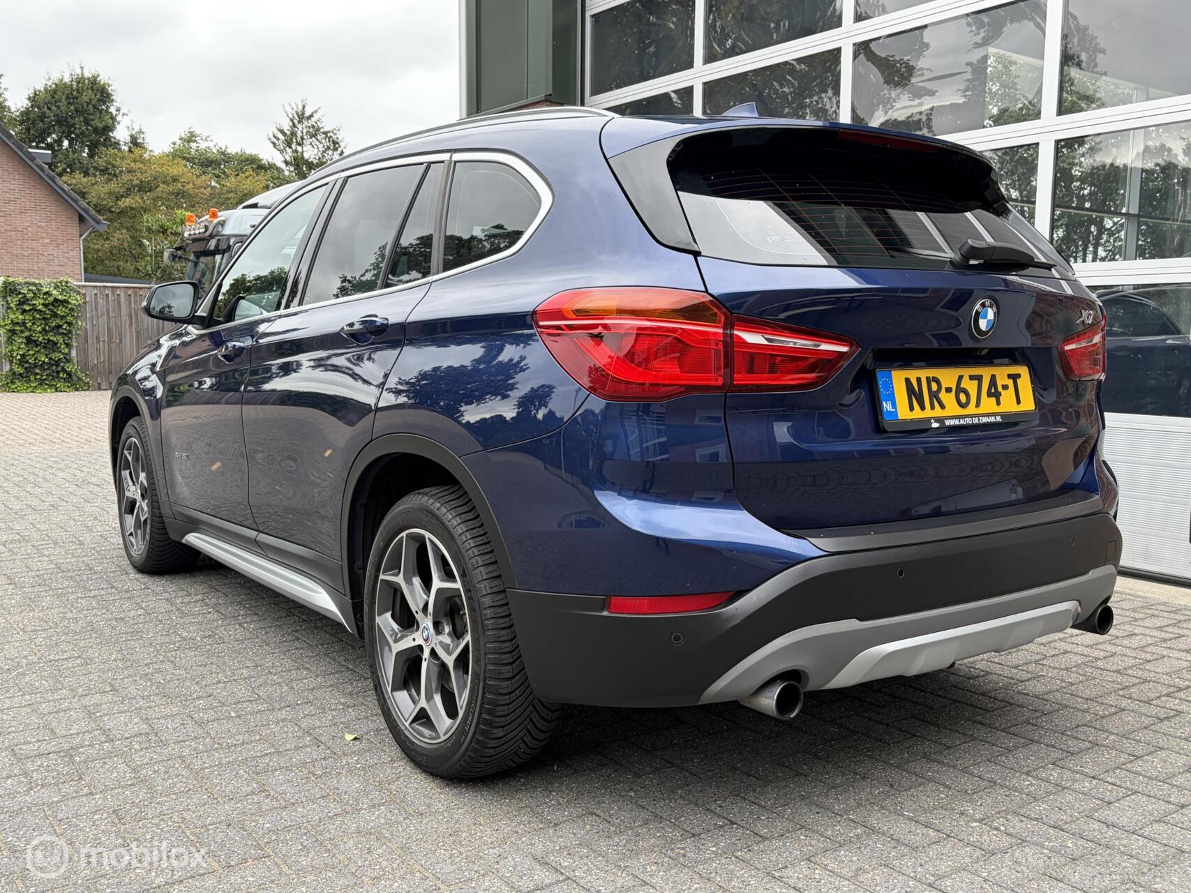 Foto van BMW X1 Xdrive20i