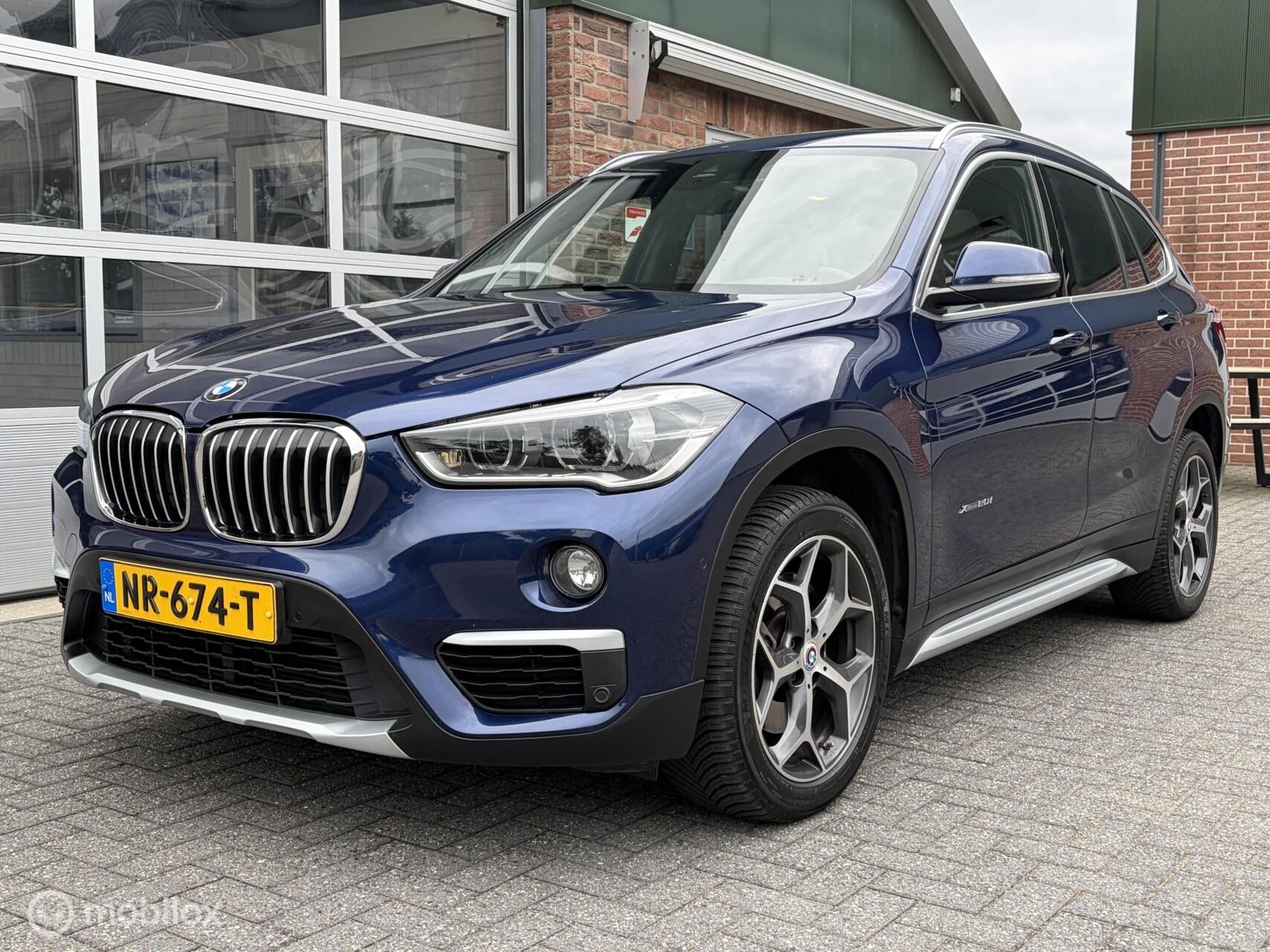 Foto van BMW X1 Xdrive20i