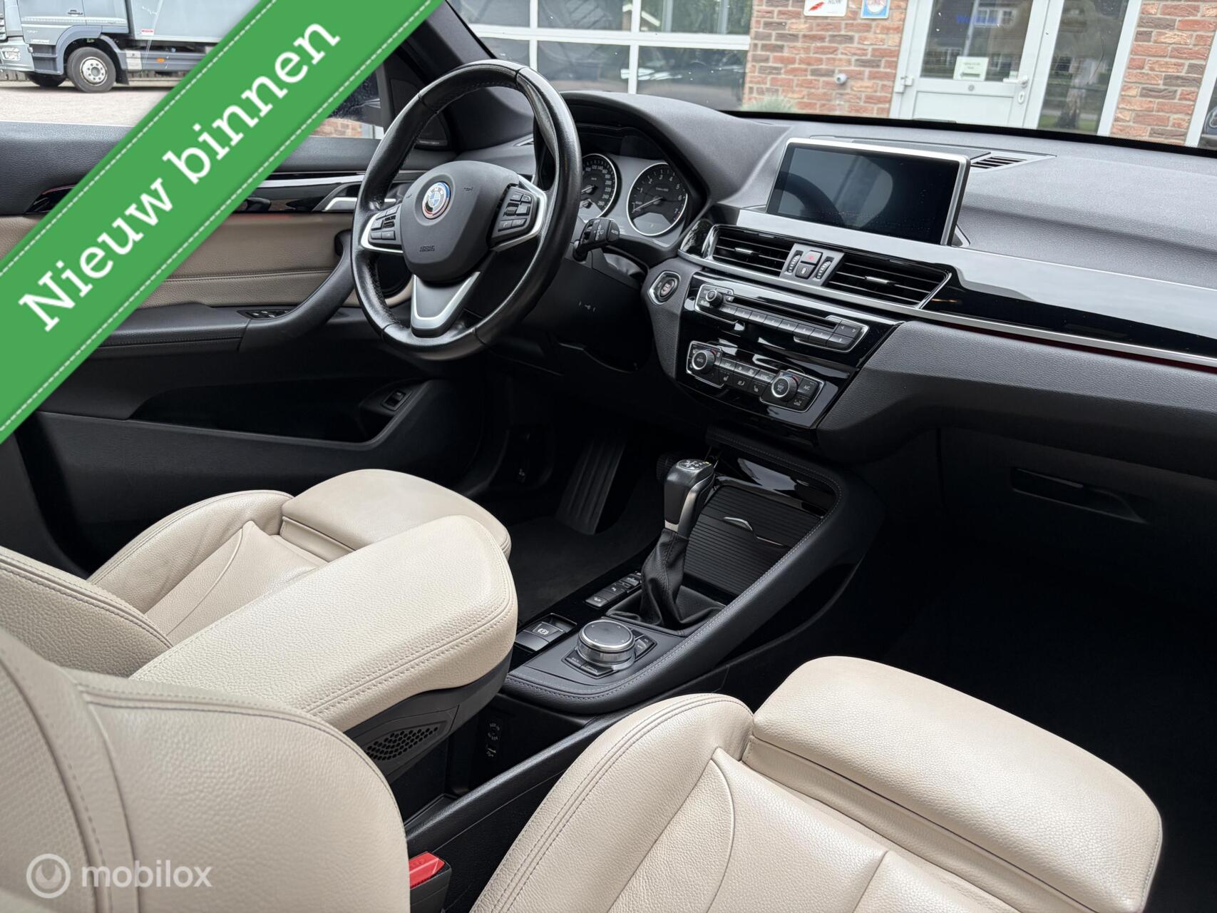 Foto van BMW X1 Xdrive20i
