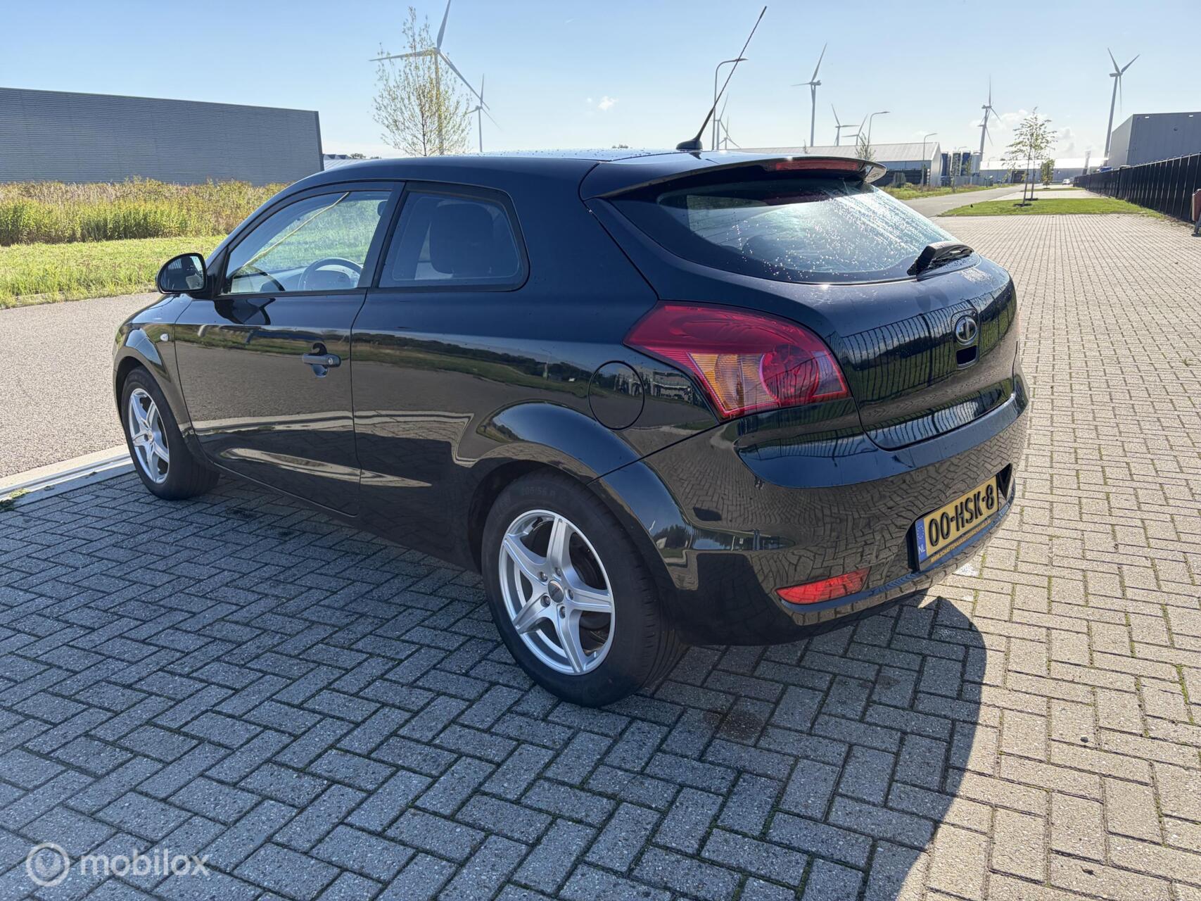 Foto van Kia Cee D