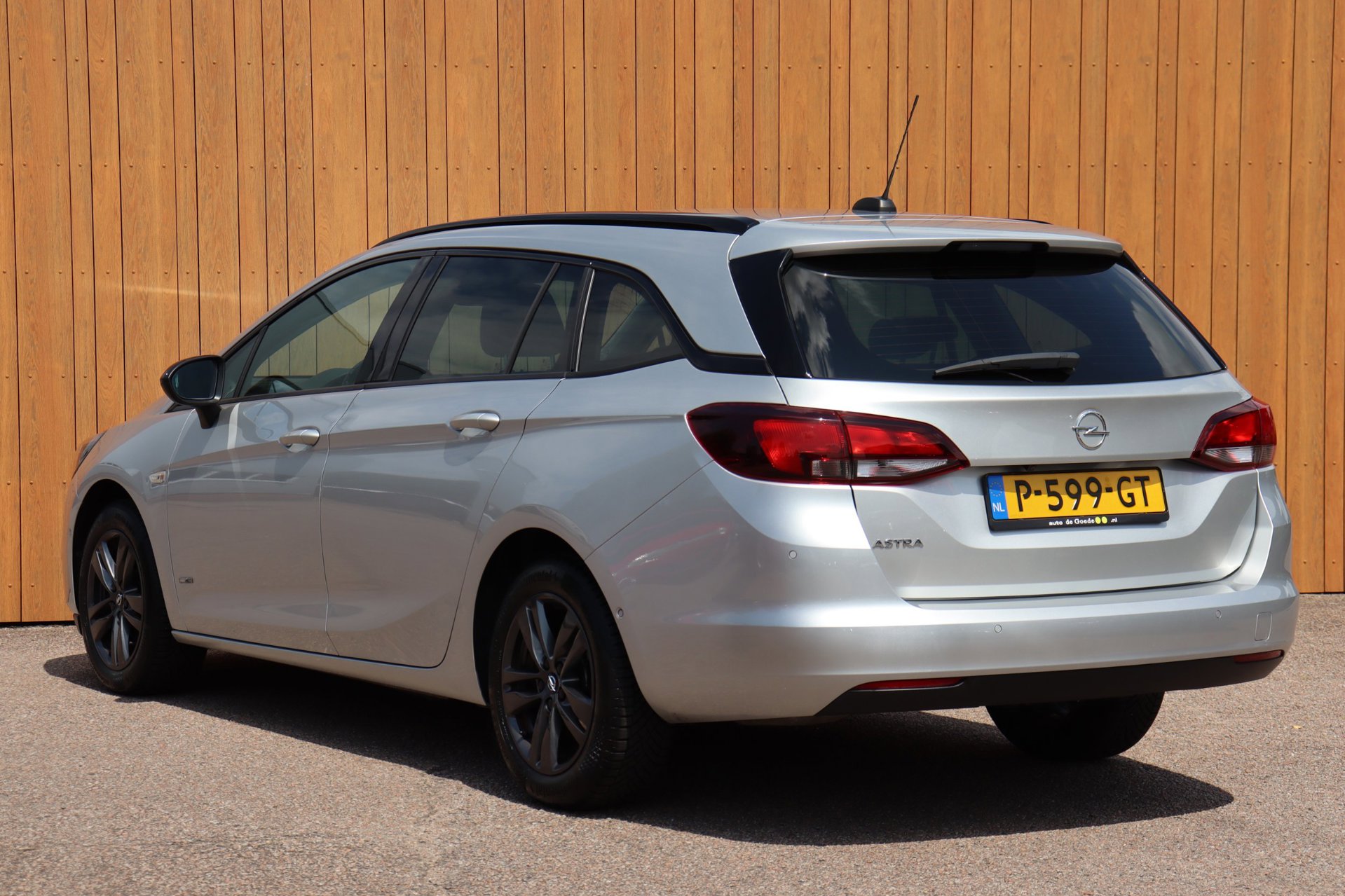 Foto van Opel Astra Sports Tourer+
