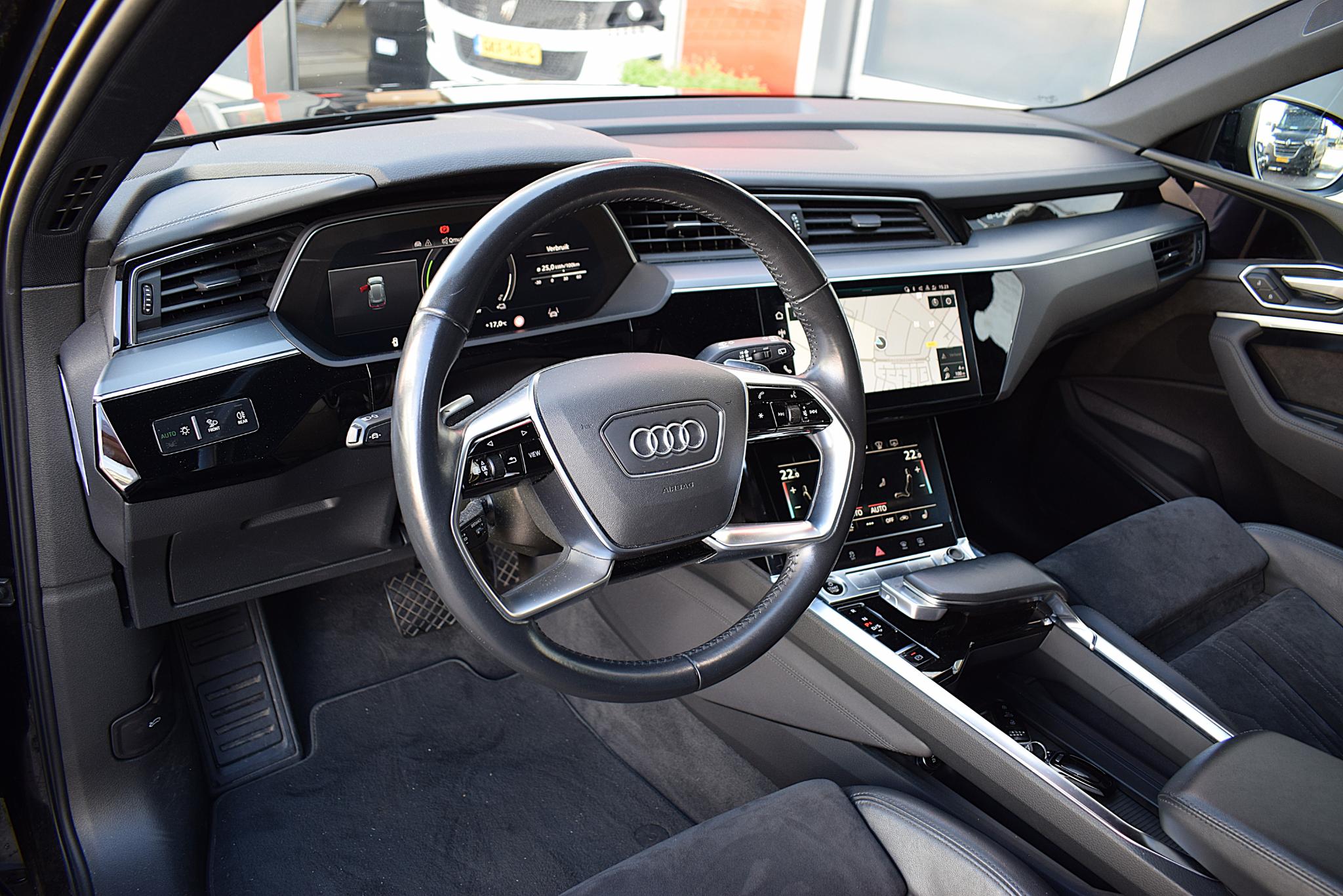 Foto van Audi E-tron 50