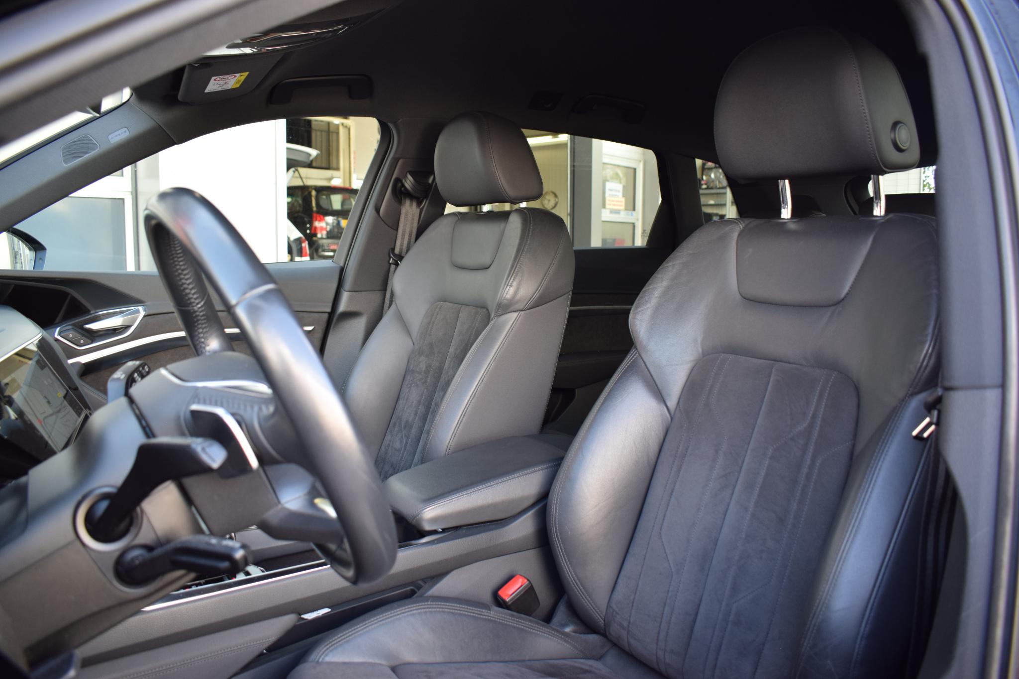 Foto van Audi E-tron 50