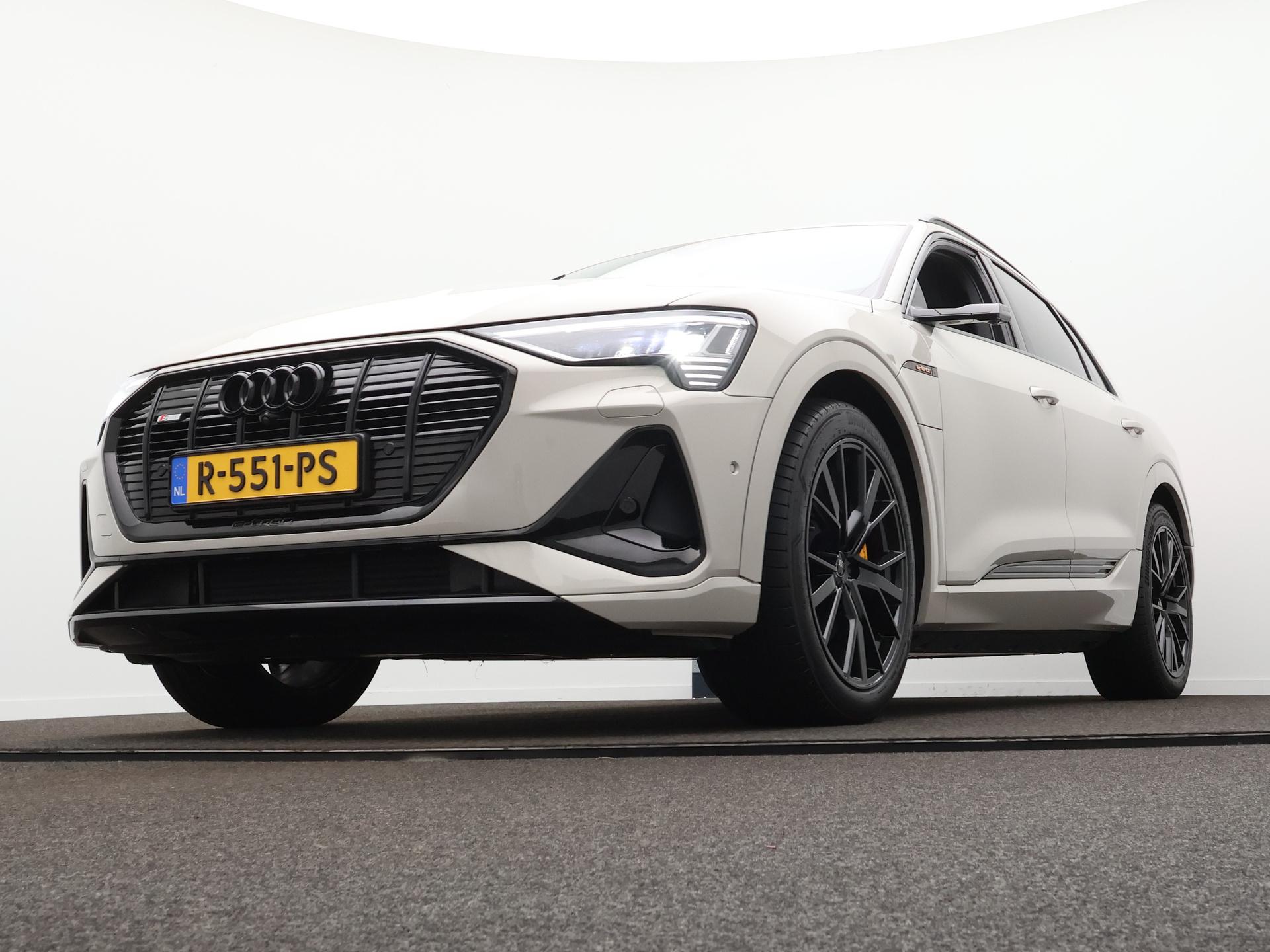 Foto van Audi E-tron 55