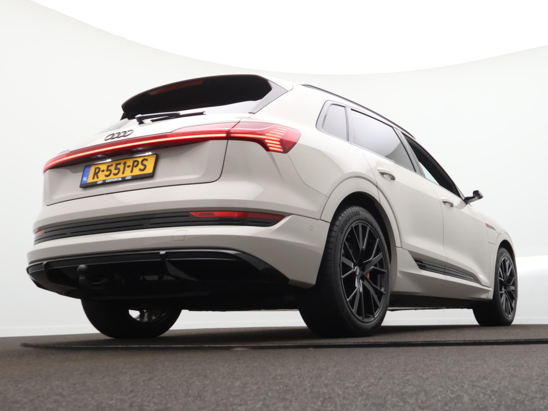 Foto van Audi E-tron 55