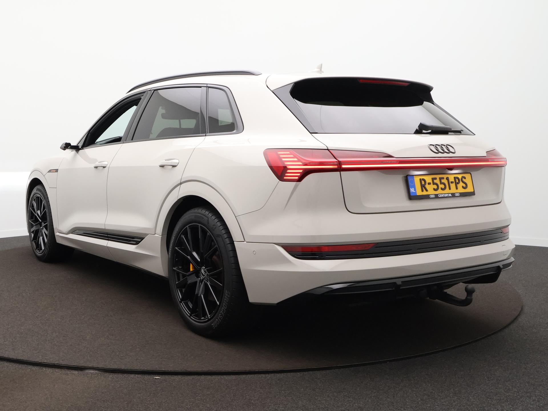 Foto van Audi E-tron 55