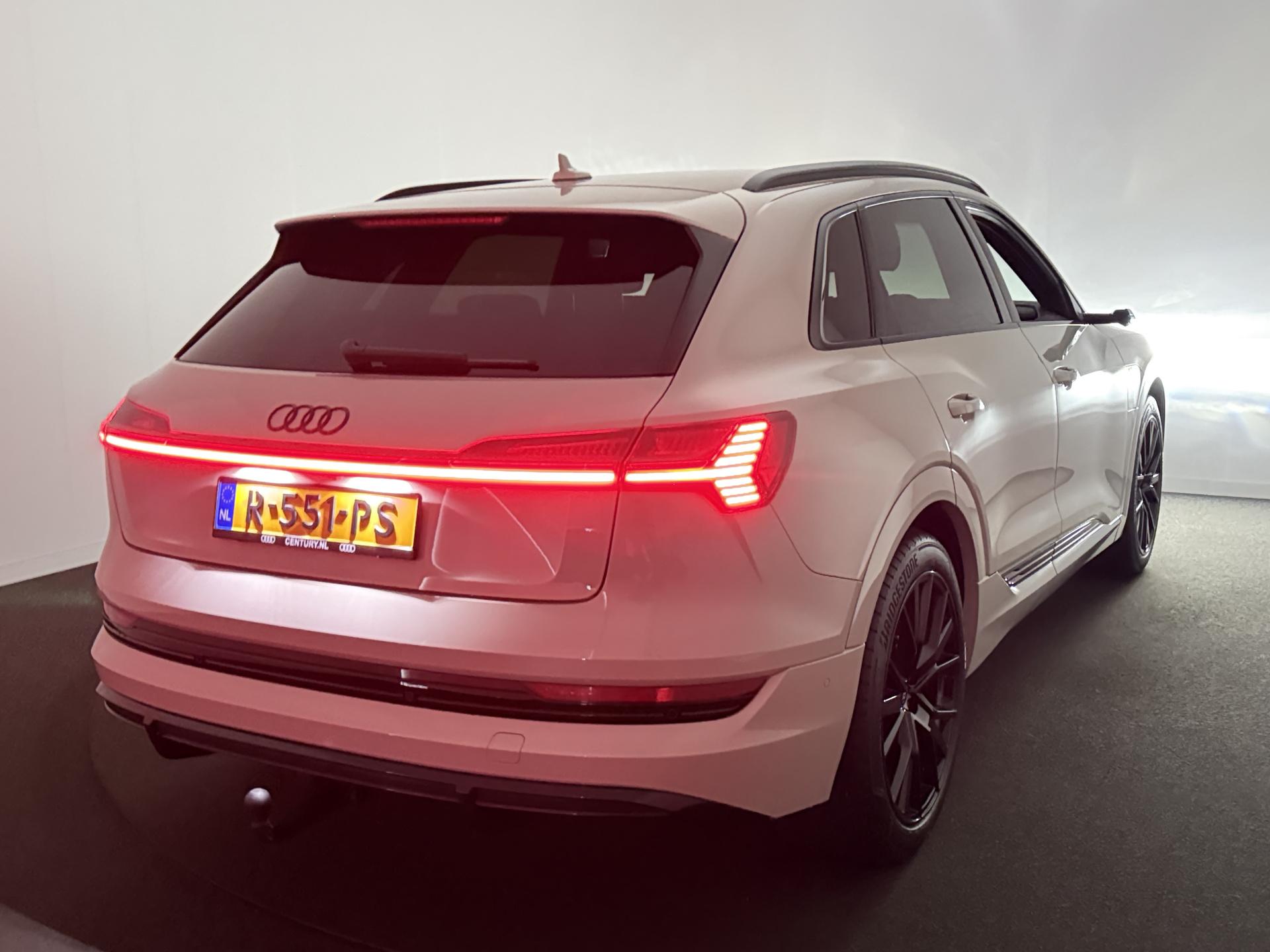 Foto van Audi E-tron 55