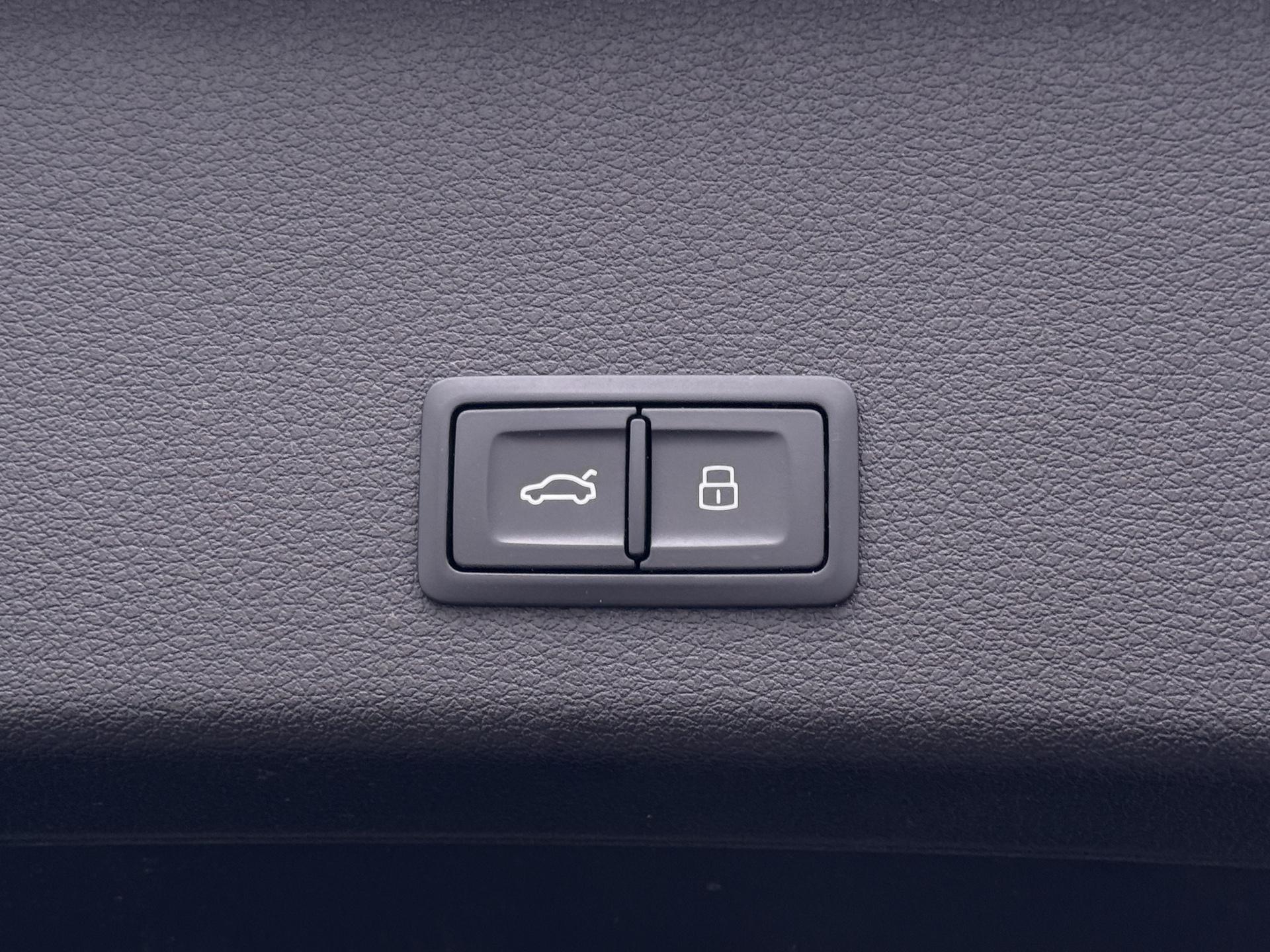 Foto van Audi E-tron 55