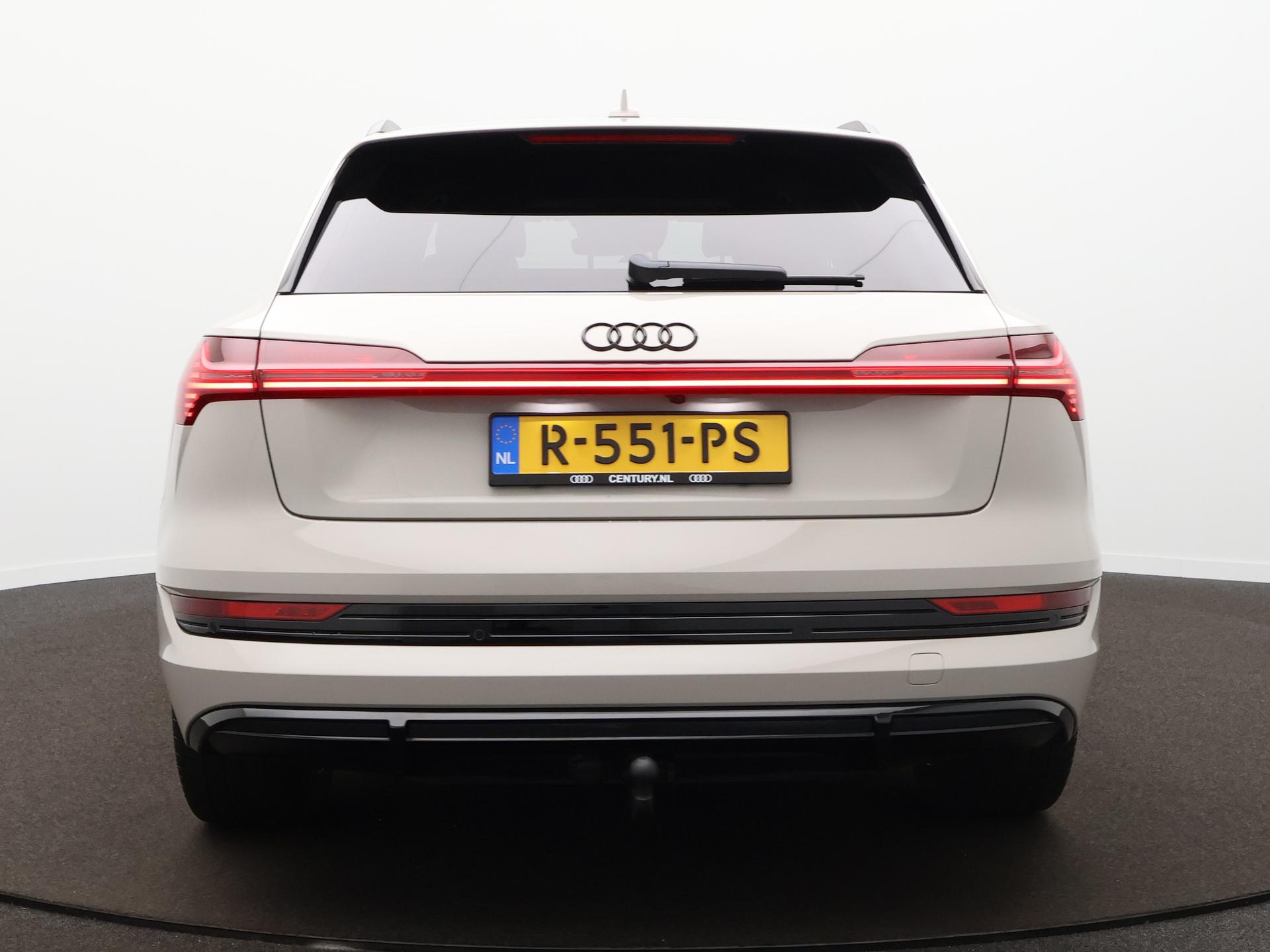 Foto van Audi E-tron 55