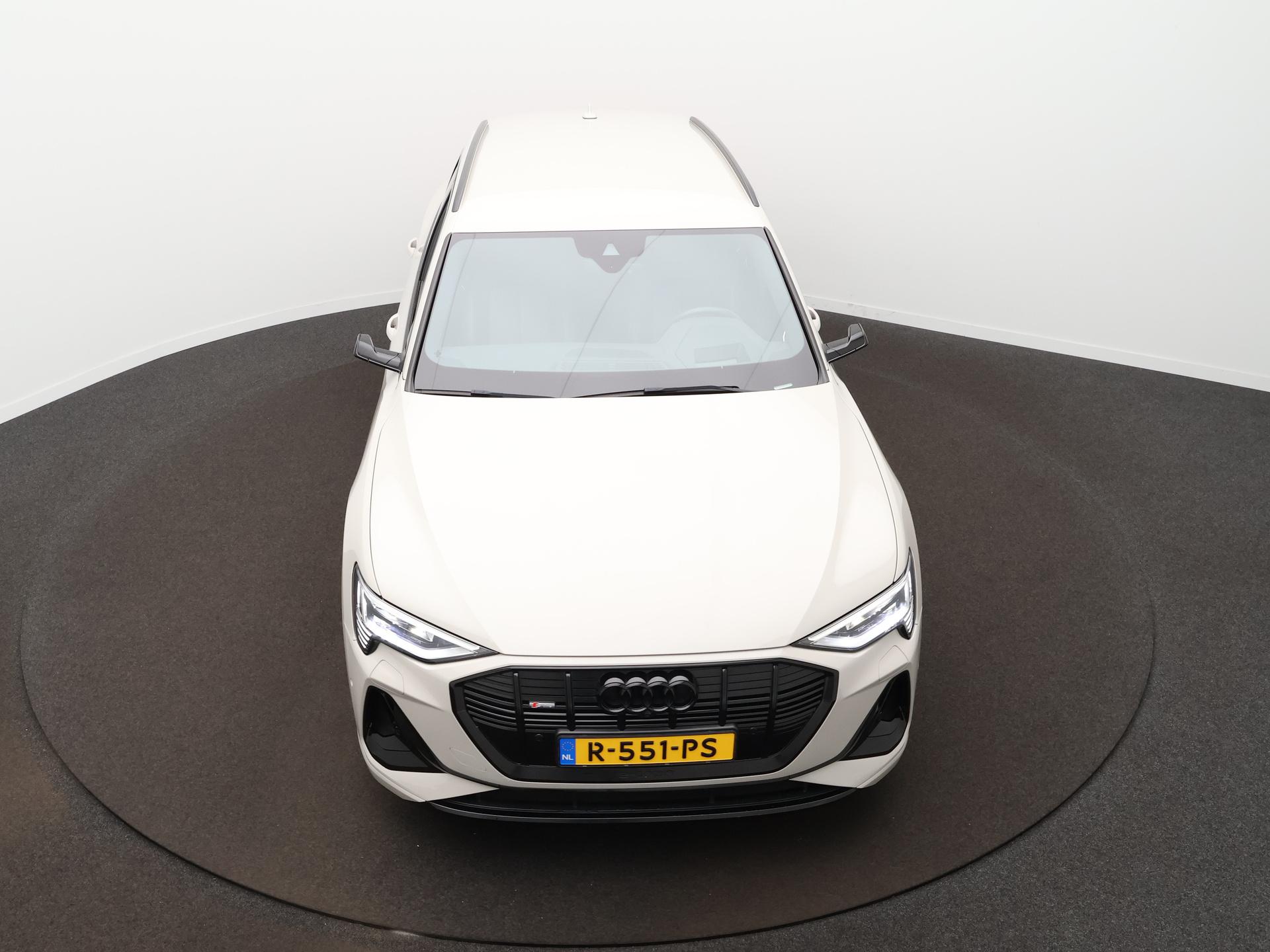 Foto van Audi E-tron 55