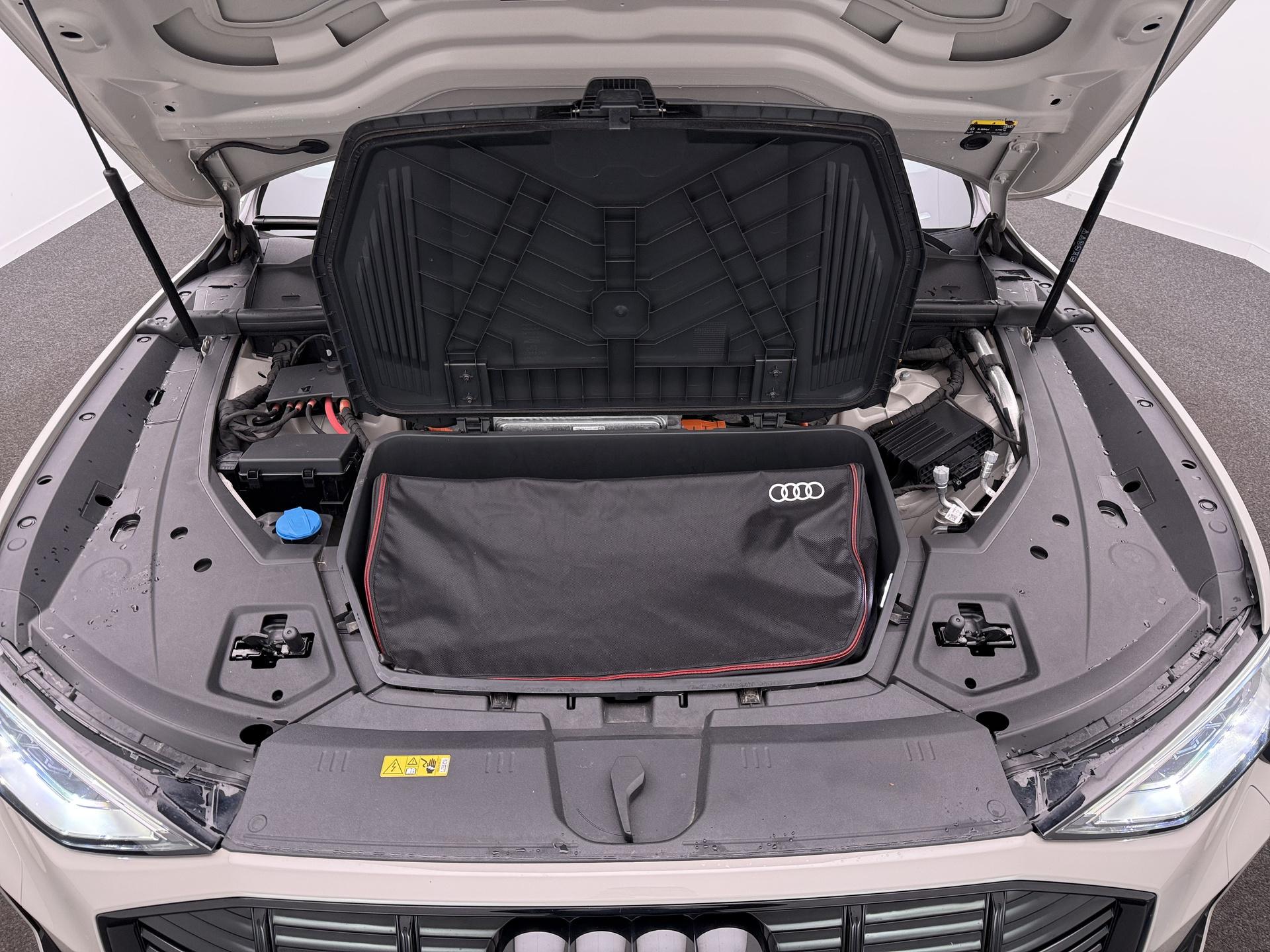Foto van Audi E-tron 55
