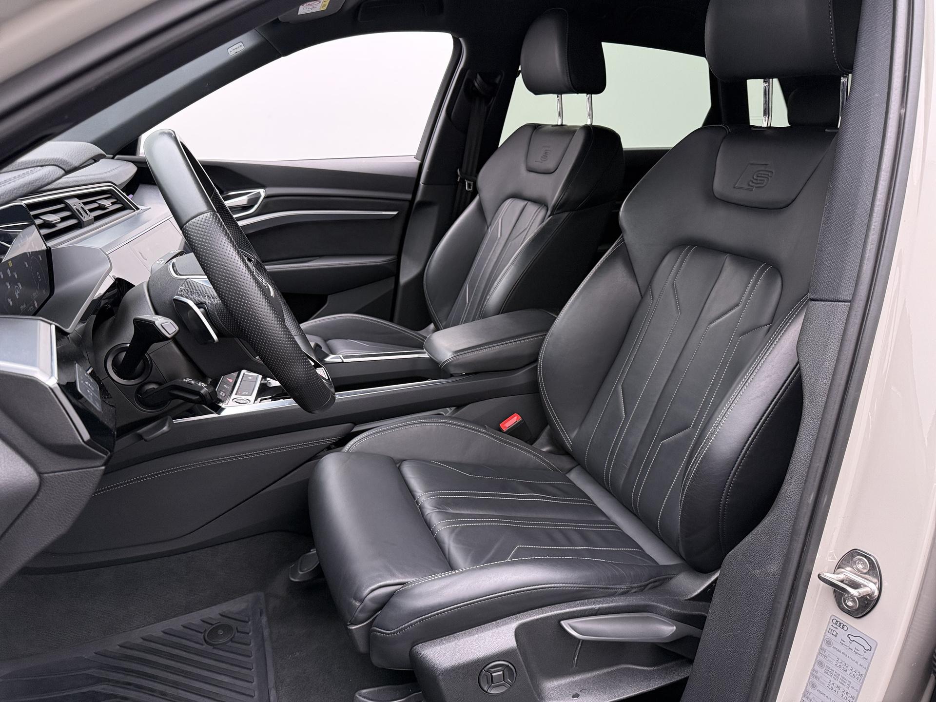 Foto van Audi E-tron 55
