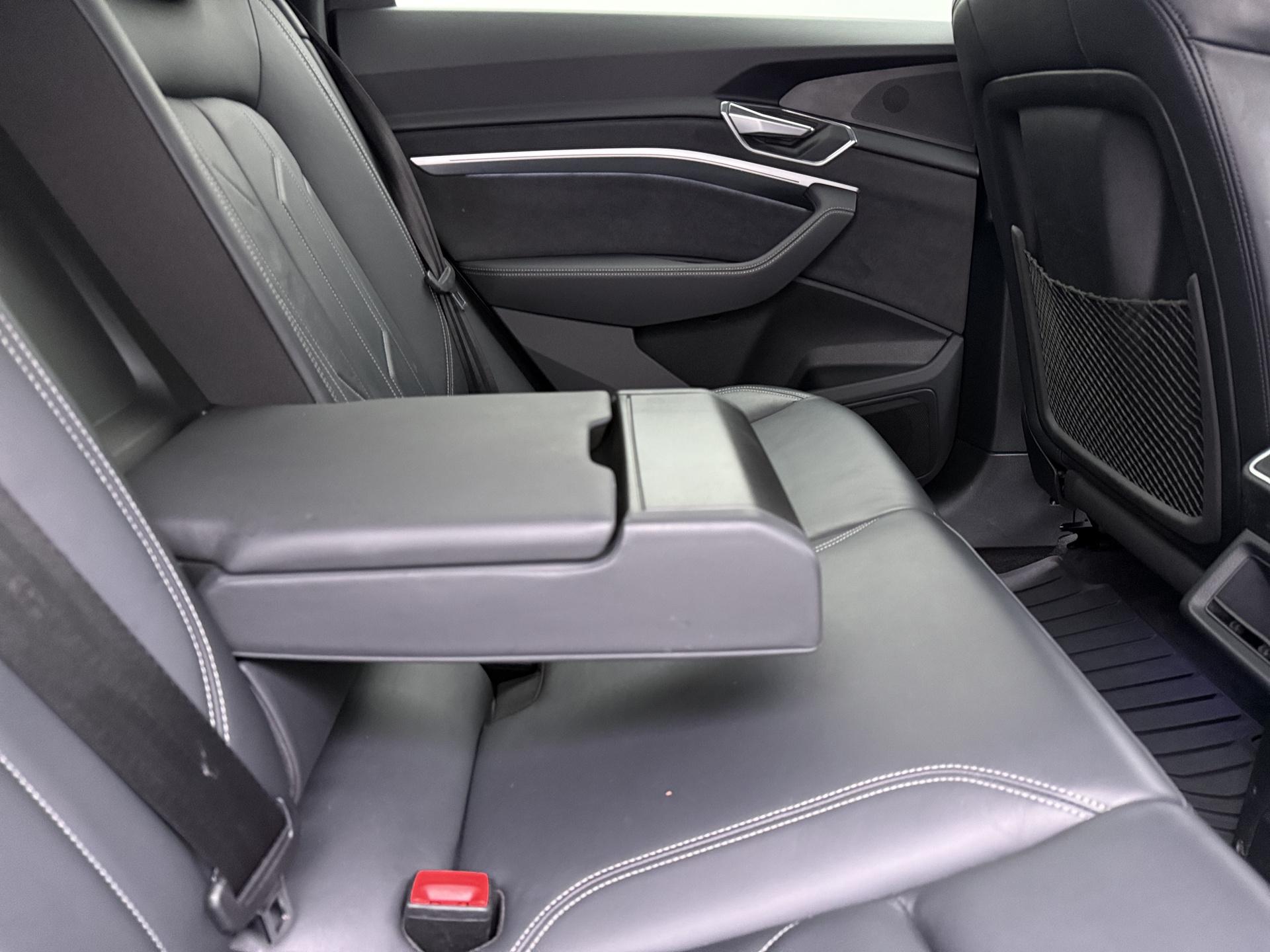 Foto van Audi E-tron 55