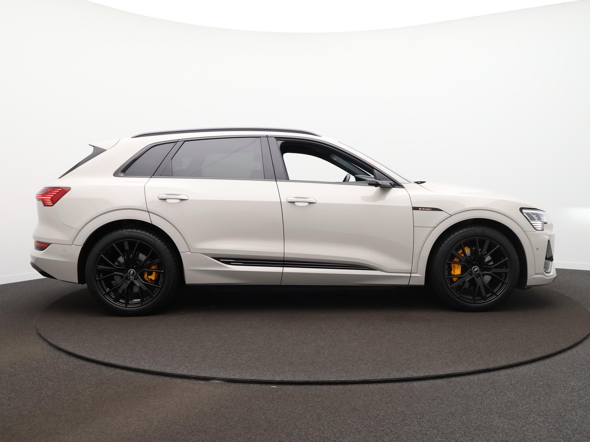 Foto van Audi E-tron 55