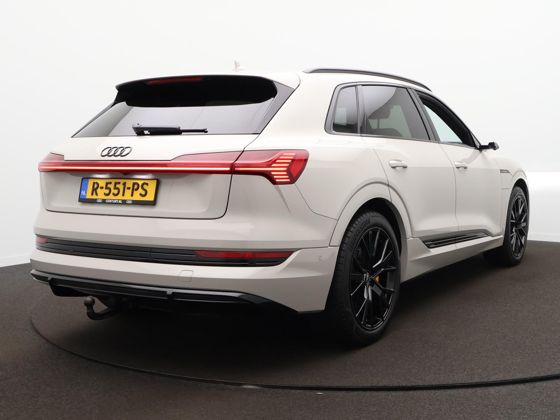 Foto van Audi E-tron 55