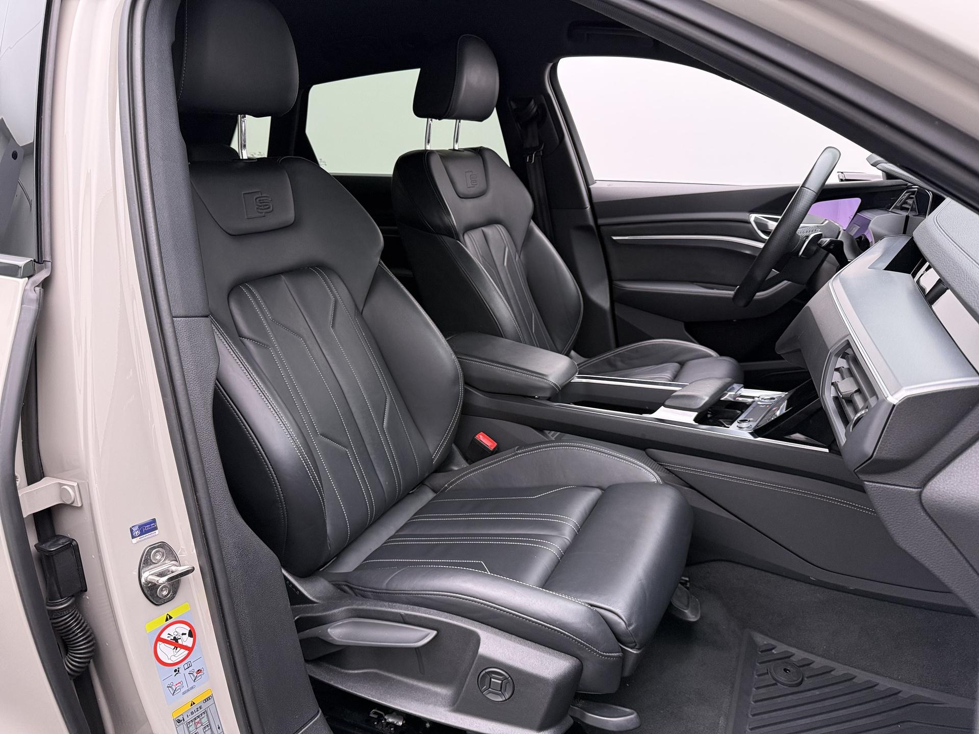Foto van Audi E-tron 55