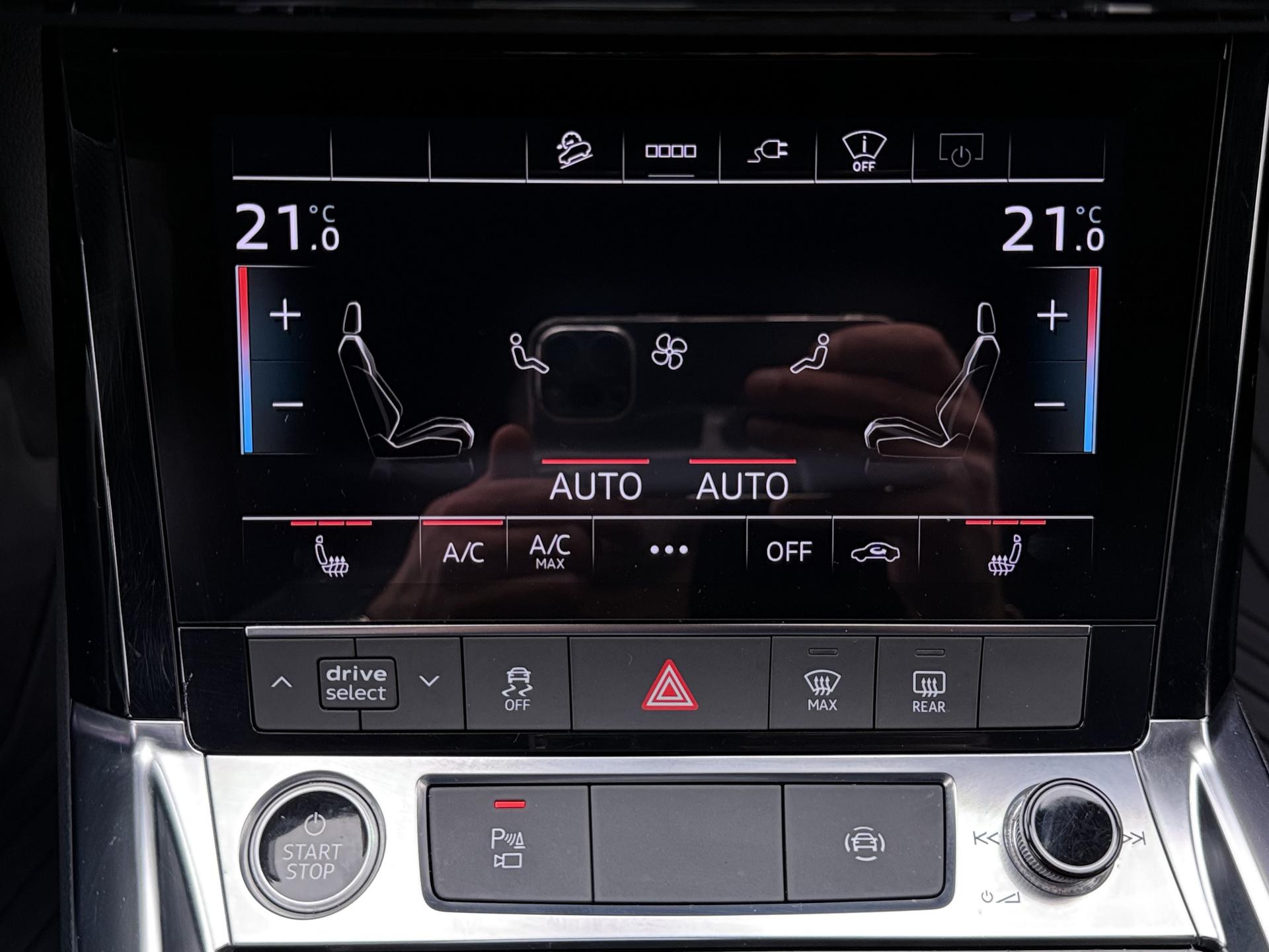 Foto van Audi E-tron 55
